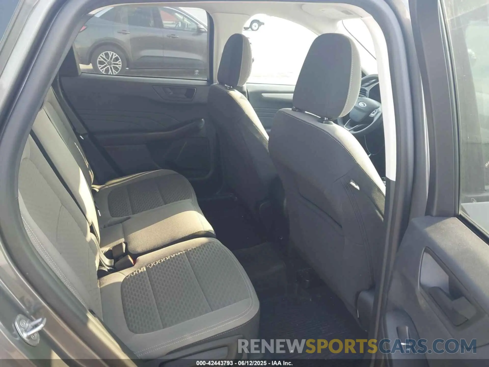 8 Фотография поврежденного автомобиля 1FMCU9G64NUA04516 FORD ESCAPE 2022