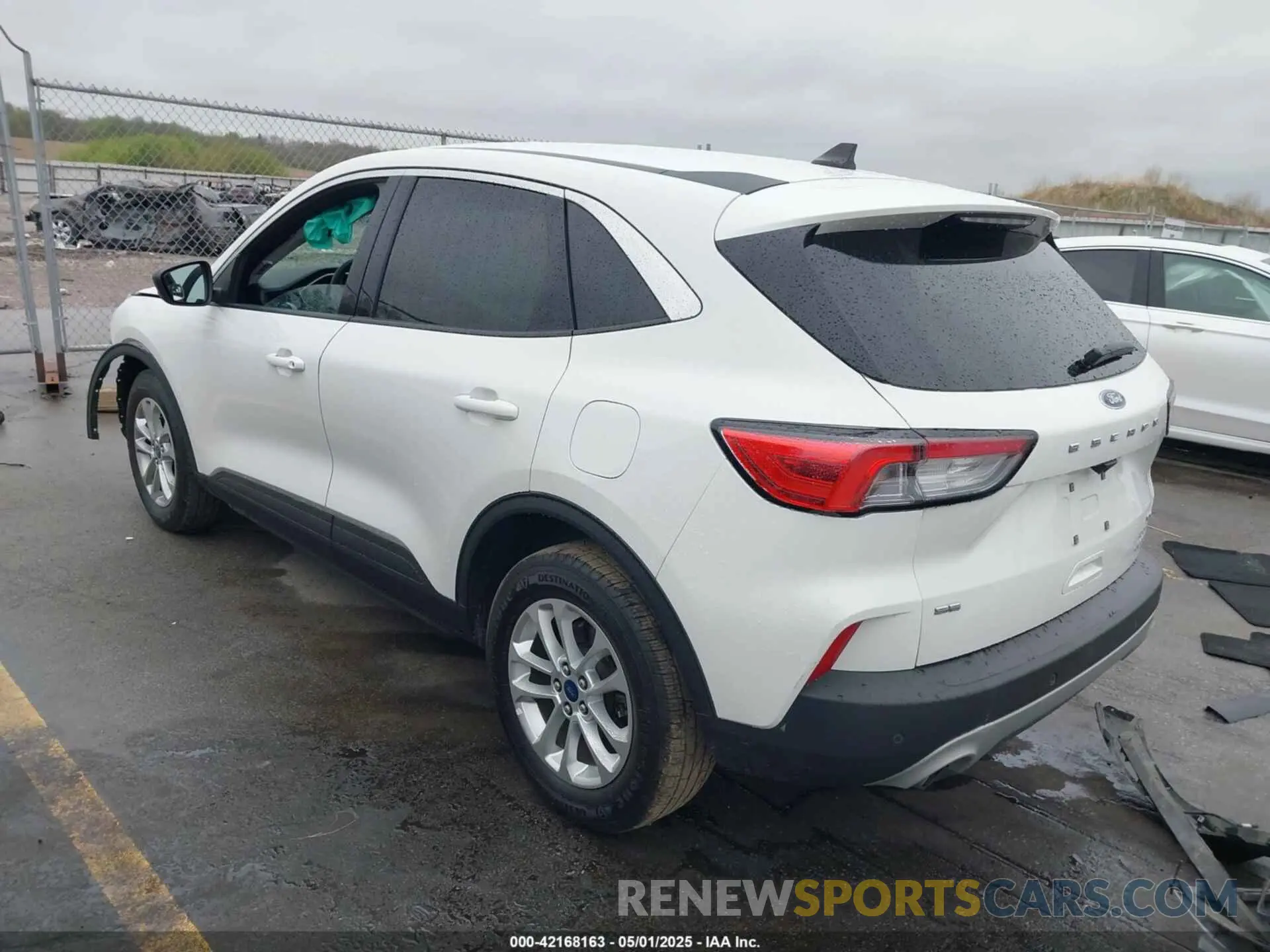 3 Фотография поврежденного автомобиля 1FMCU9G64NUA60732 FORD ESCAPE 2022