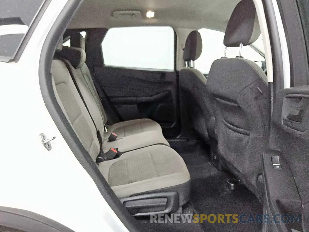 10 Фотография поврежденного автомобиля 1FMCU9G64NUA83881 FORD ESCAPE 2022