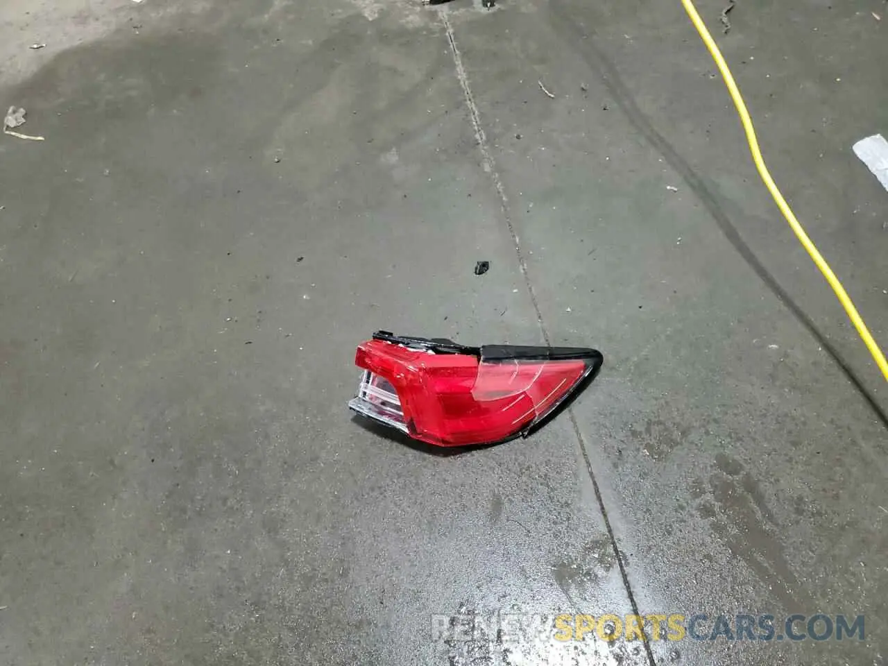 13 Photograph of a damaged car 1FMCU9G64NUA92273 FORD ESCAPE 2022