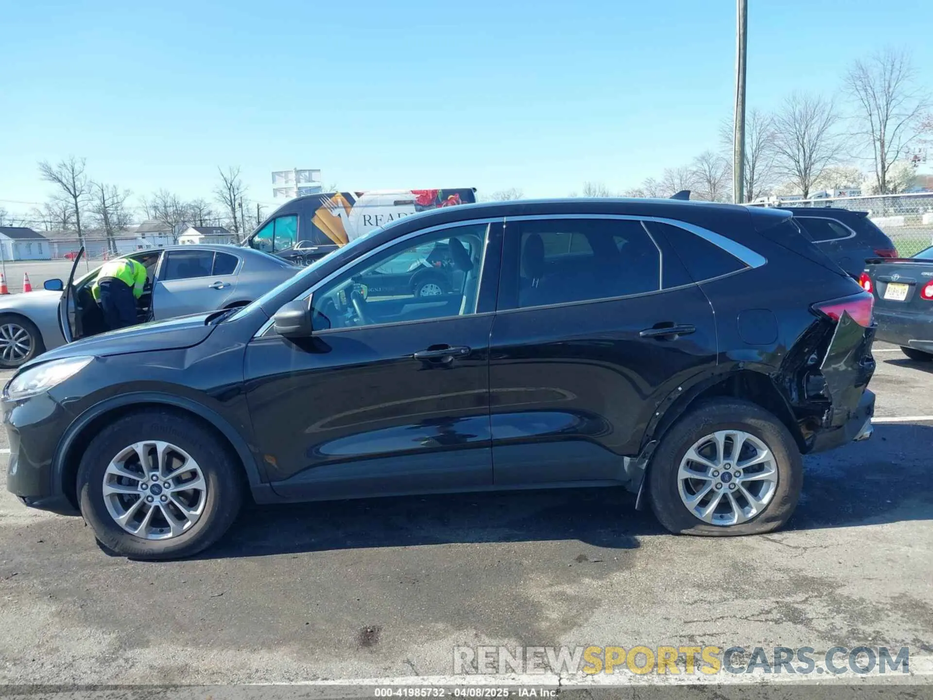 14 Photograph of a damaged car 1FMCU9G64NUB16684 FORD ESCAPE 2022