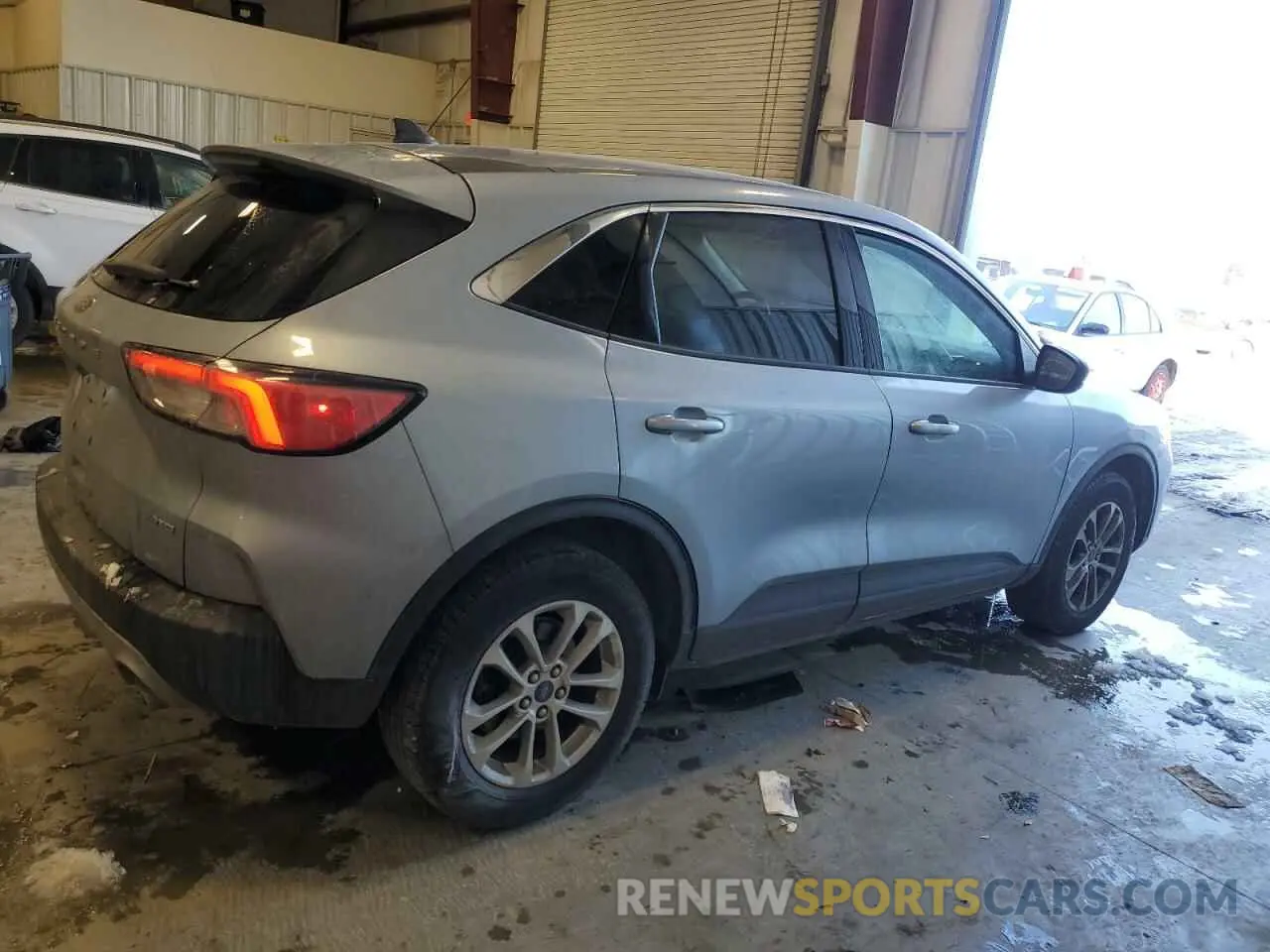 3 Photograph of a damaged car 1FMCU9G64NUB31220 FORD ESCAPE 2022