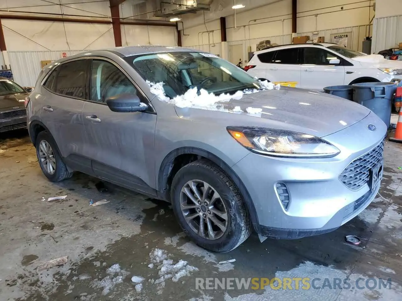 4 Photograph of a damaged car 1FMCU9G64NUB31220 FORD ESCAPE 2022