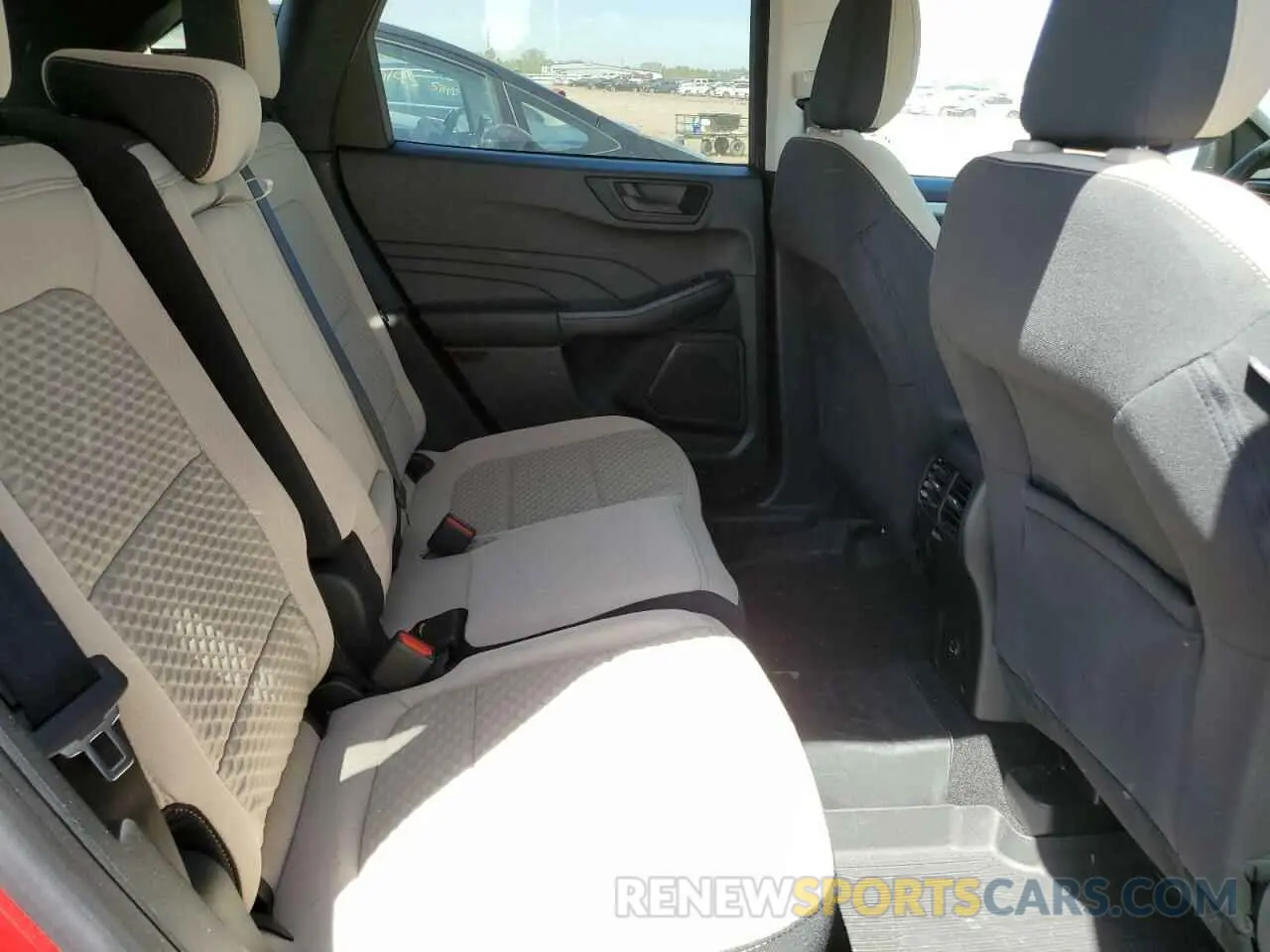 10 Фотография поврежденного автомобиля 1FMCU9G65NUB24356 FORD ESCAPE 2022