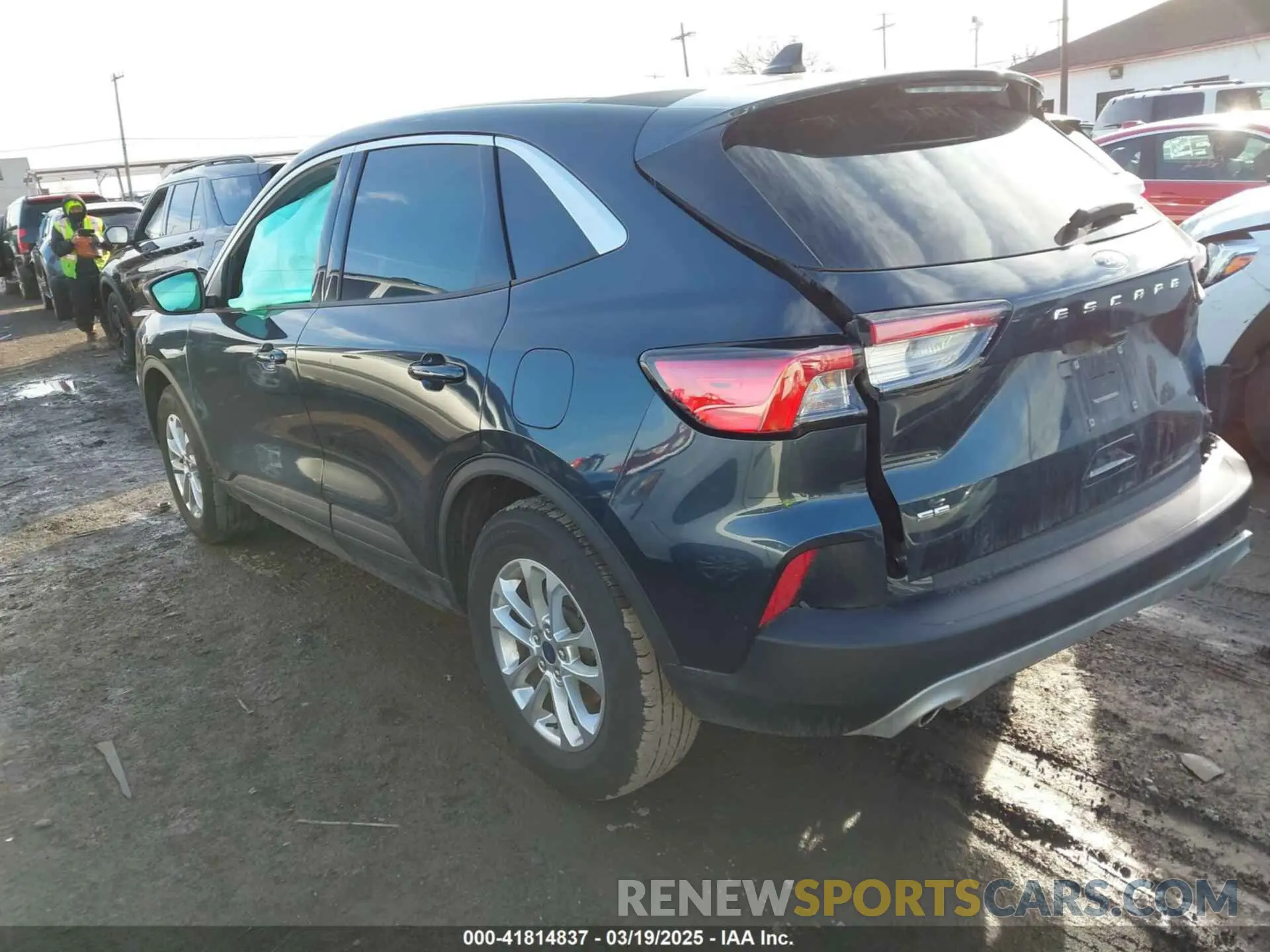 3 Фотография поврежденного автомобиля 1FMCU9G65NUB67143 FORD ESCAPE 2022