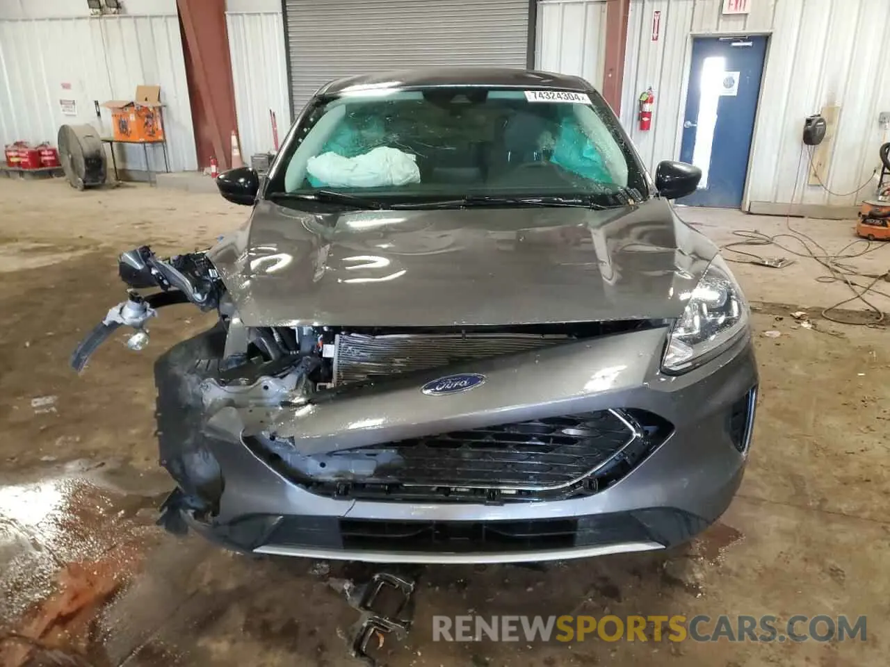 5 Photograph of a damaged car 1FMCU9G66NUB71332 FORD ESCAPE 2022