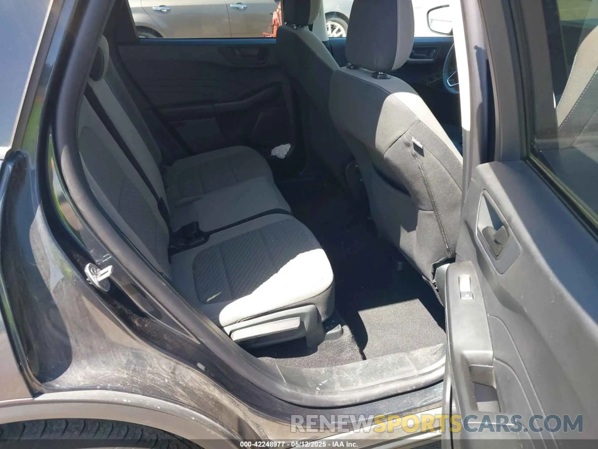 8 Photograph of a damaged car 1FMCU9G67NUA93496 FORD ESCAPE 2022