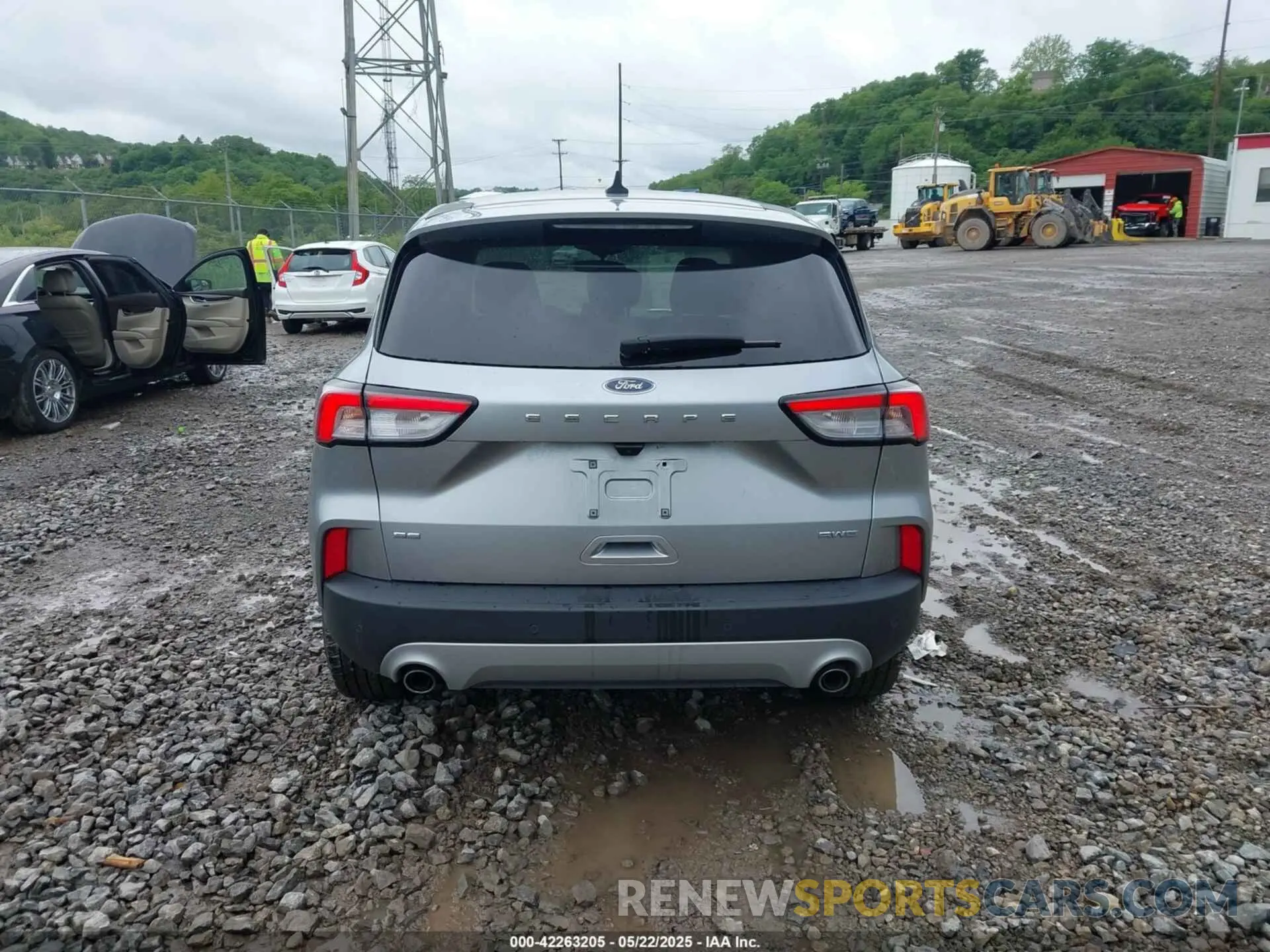 16 Photograph of a damaged car 1FMCU9G67NUB41403 FORD ESCAPE 2022