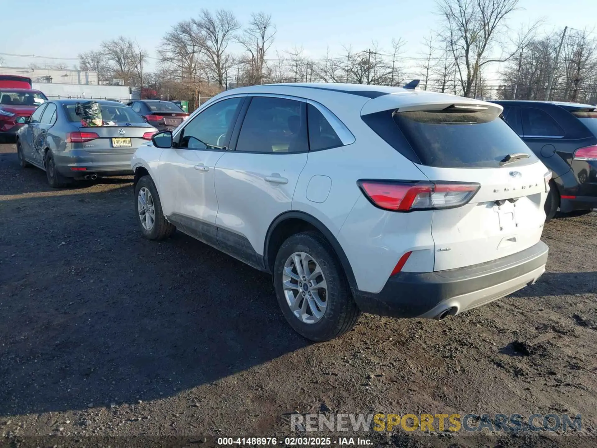 3 Фотография поврежденного автомобиля 1FMCU9G68NUA44940 FORD ESCAPE 2022
