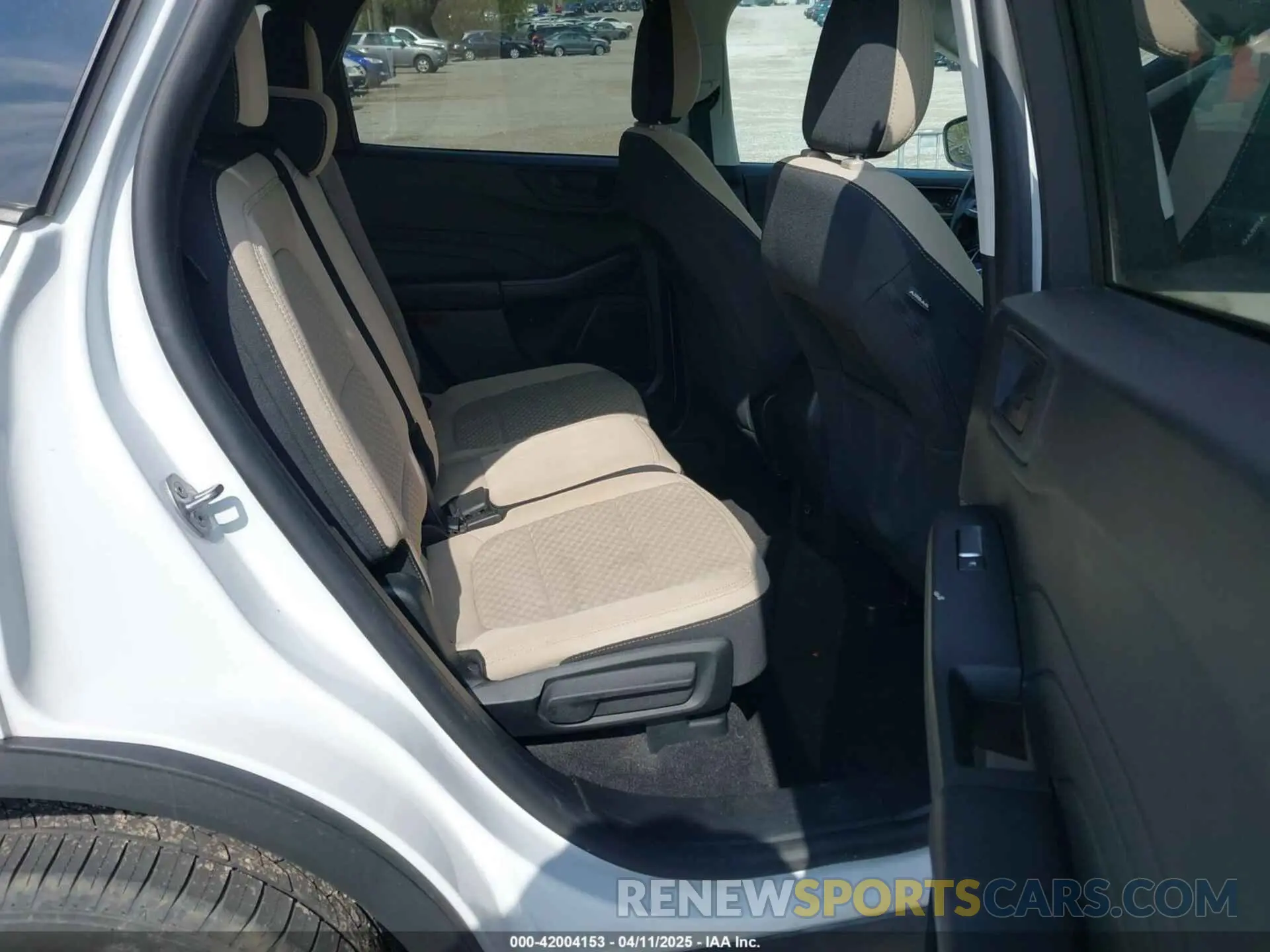 8 Photograph of a damaged car 1FMCU9G68NUA67439 FORD ESCAPE 2022