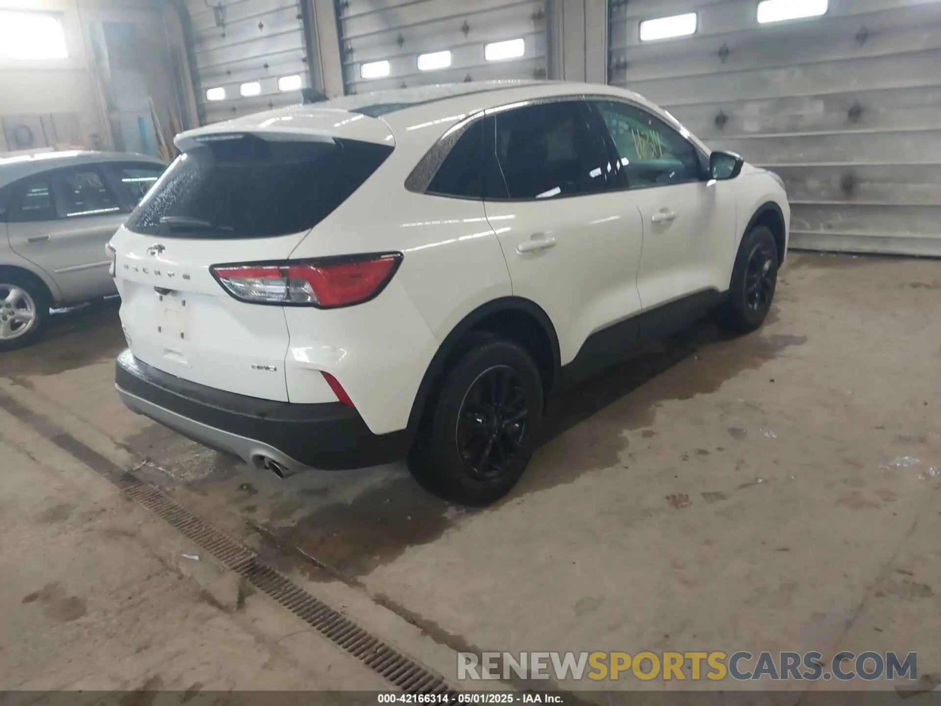 4 Фотография поврежденного автомобиля 1FMCU9G68NUB16493 FORD ESCAPE 2022