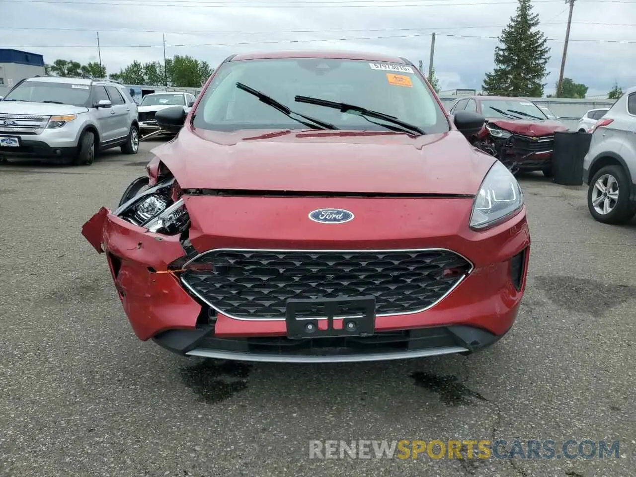 5 Photograph of a damaged car 1FMCU9G68NUB70957 FORD ESCAPE 2022