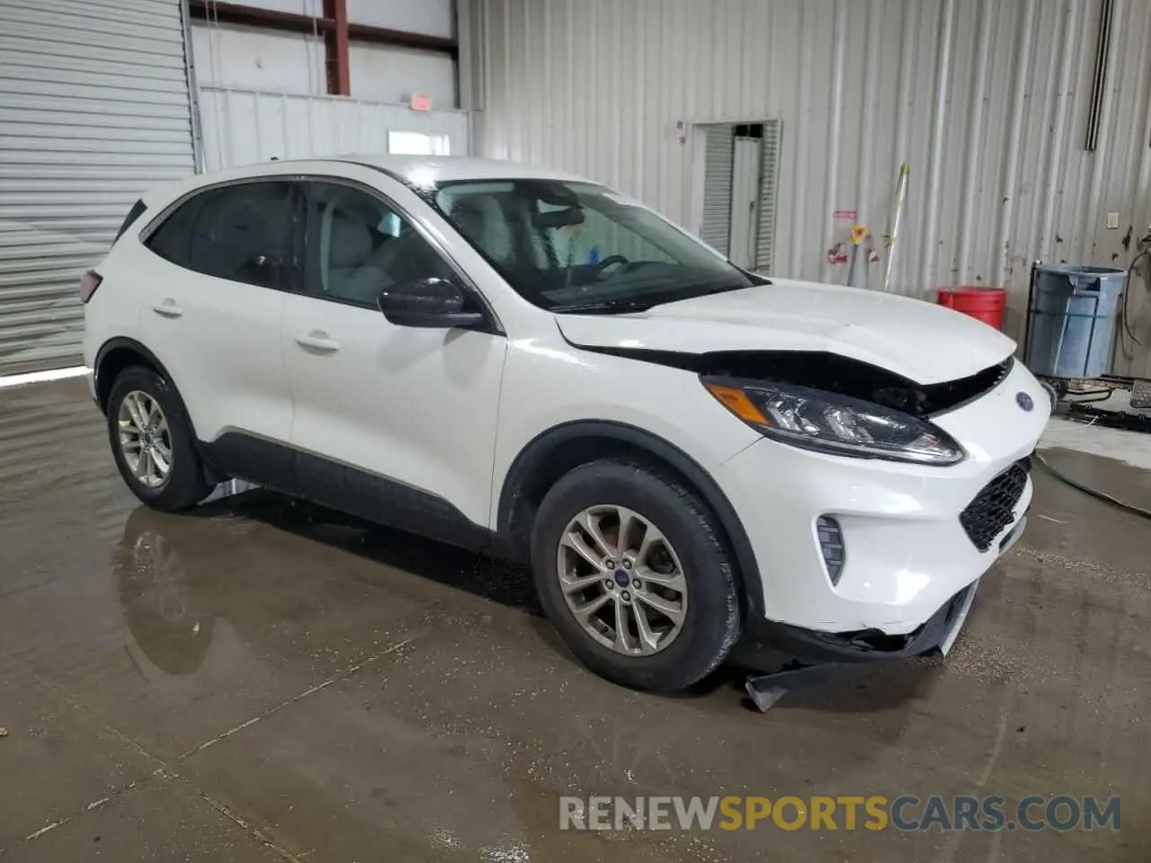 4 Photograph of a damaged car 1FMCU9G68NUB81649 FORD ESCAPE 2022
