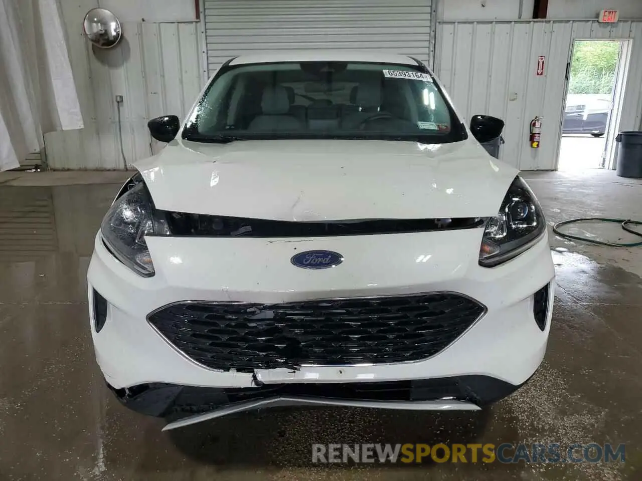 5 Photograph of a damaged car 1FMCU9G68NUB81649 FORD ESCAPE 2022