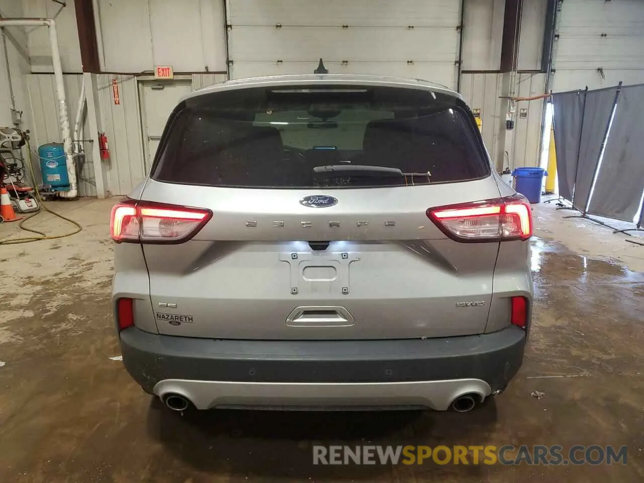 6 Photograph of a damaged car 1FMCU9G69NUB32167 FORD ESCAPE 2022