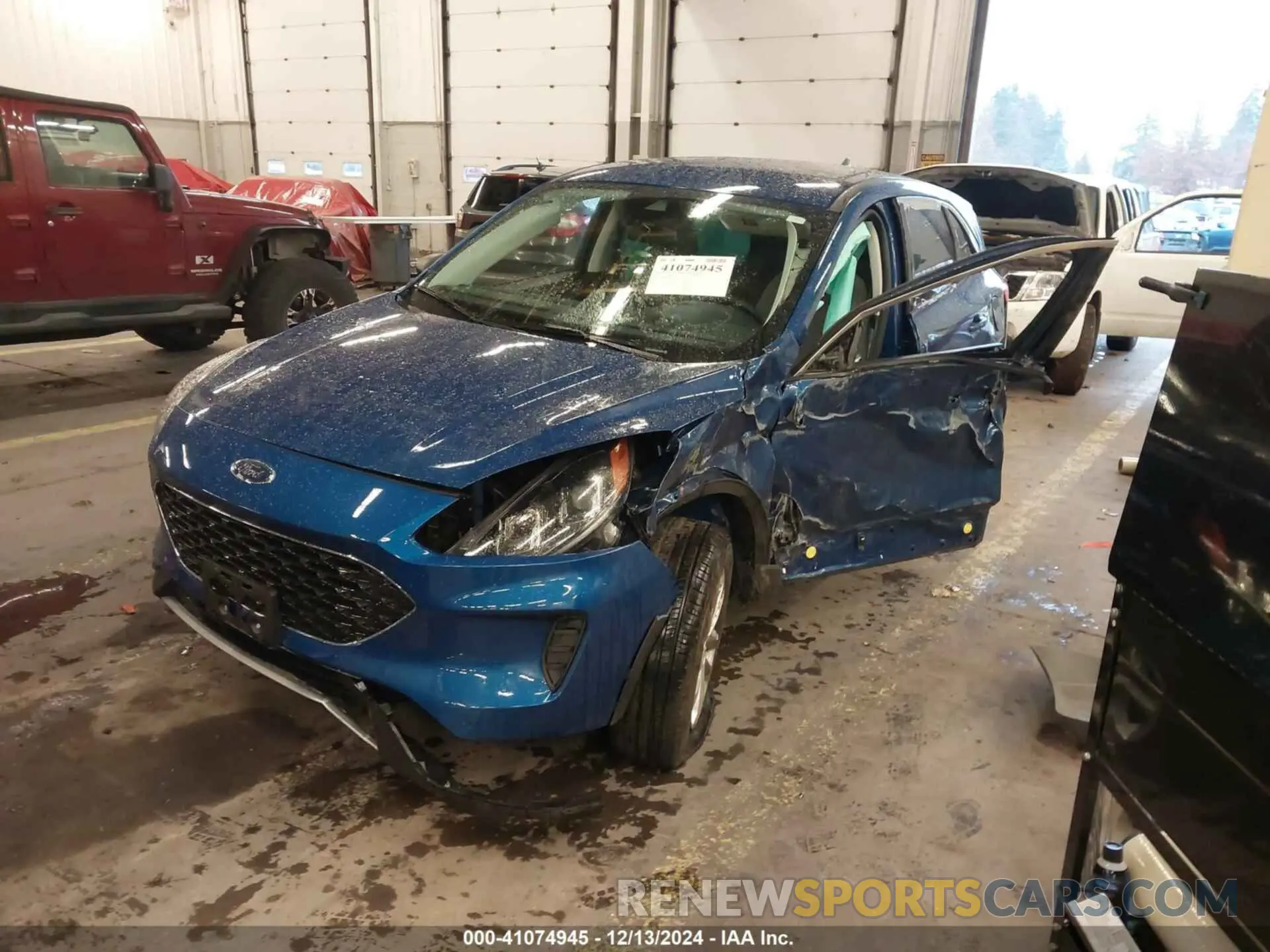2 Фотография поврежденного автомобиля 1FMCU9G69NUB98928 FORD ESCAPE 2022