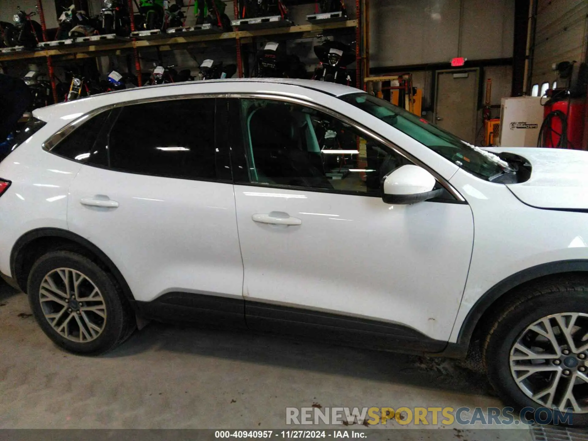 13 Photograph of a damaged car 1FMCU9H60NUA34790 FORD ESCAPE 2022