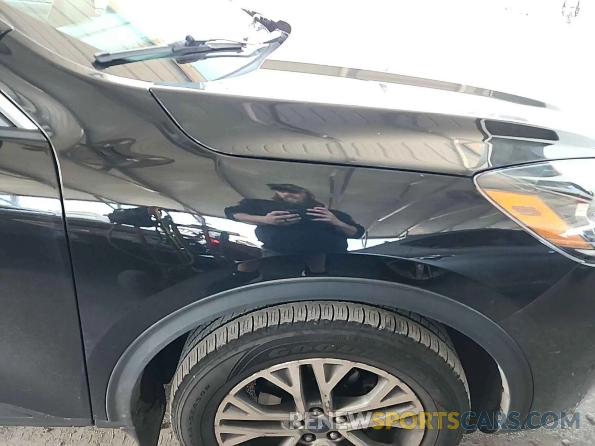 27 Photograph of a damaged car 1FMCU9H63NUB89320 FORD ESCAPE 2022