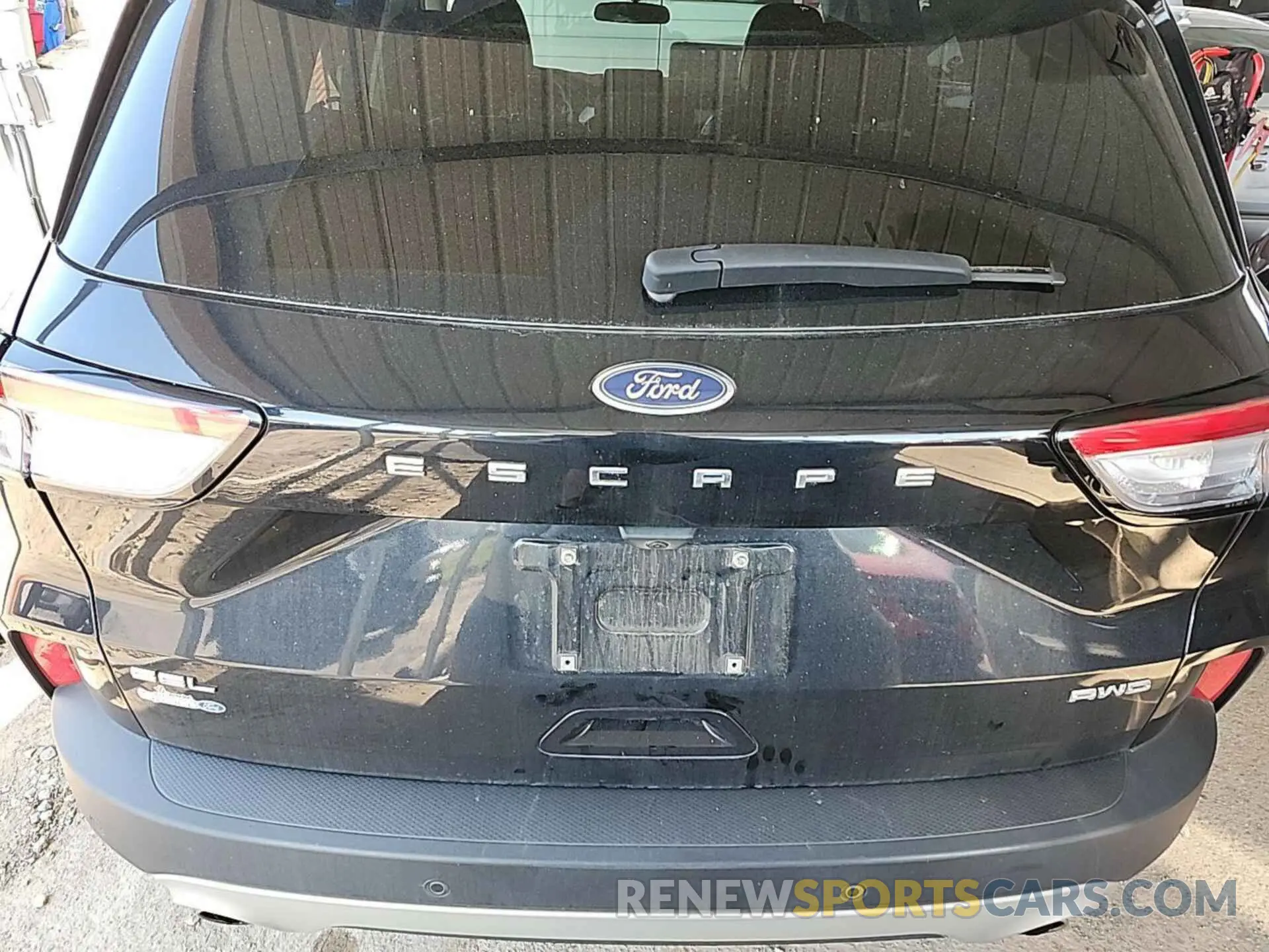 30 Photograph of a damaged car 1FMCU9H63NUB89320 FORD ESCAPE 2022