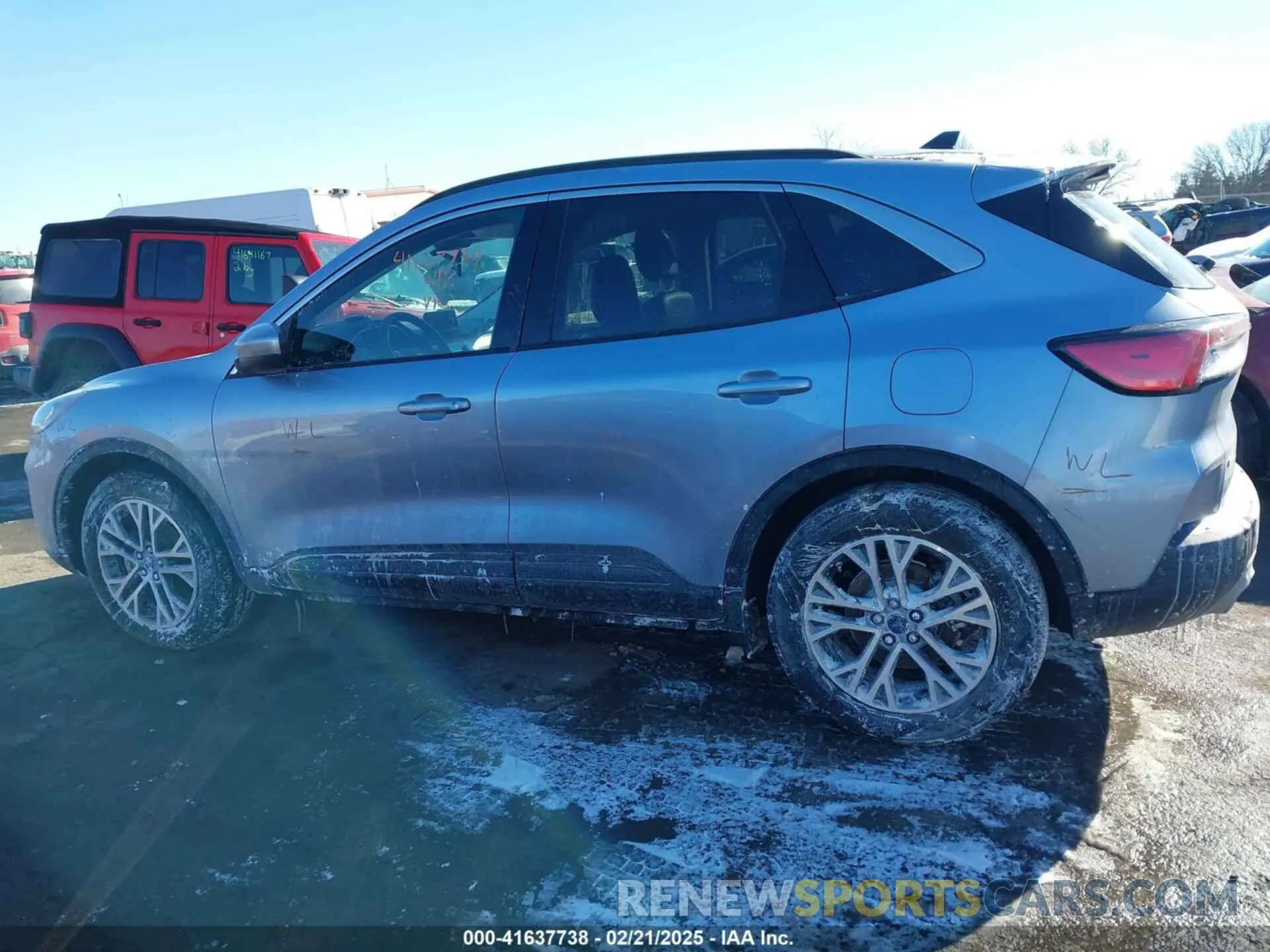 14 Photograph of a damaged car 1FMCU9H65NUB94311 FORD ESCAPE 2022