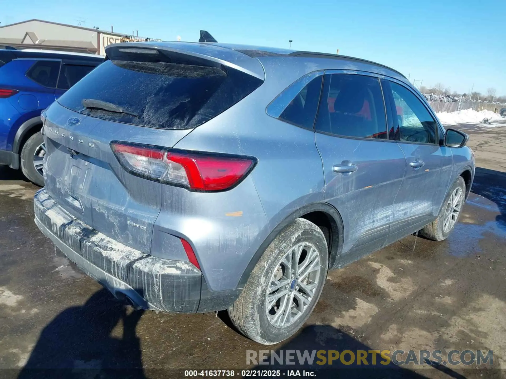4 Photograph of a damaged car 1FMCU9H65NUB94311 FORD ESCAPE 2022