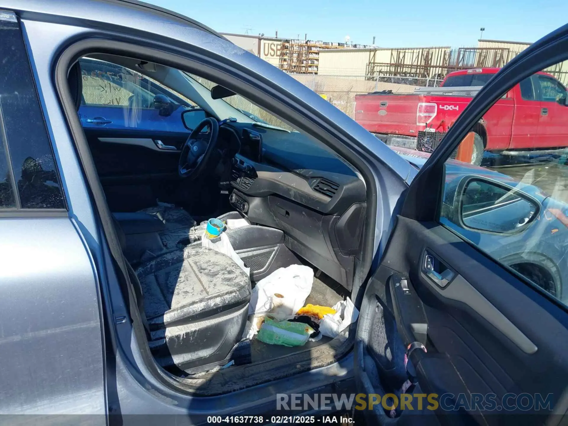 5 Photograph of a damaged car 1FMCU9H65NUB94311 FORD ESCAPE 2022