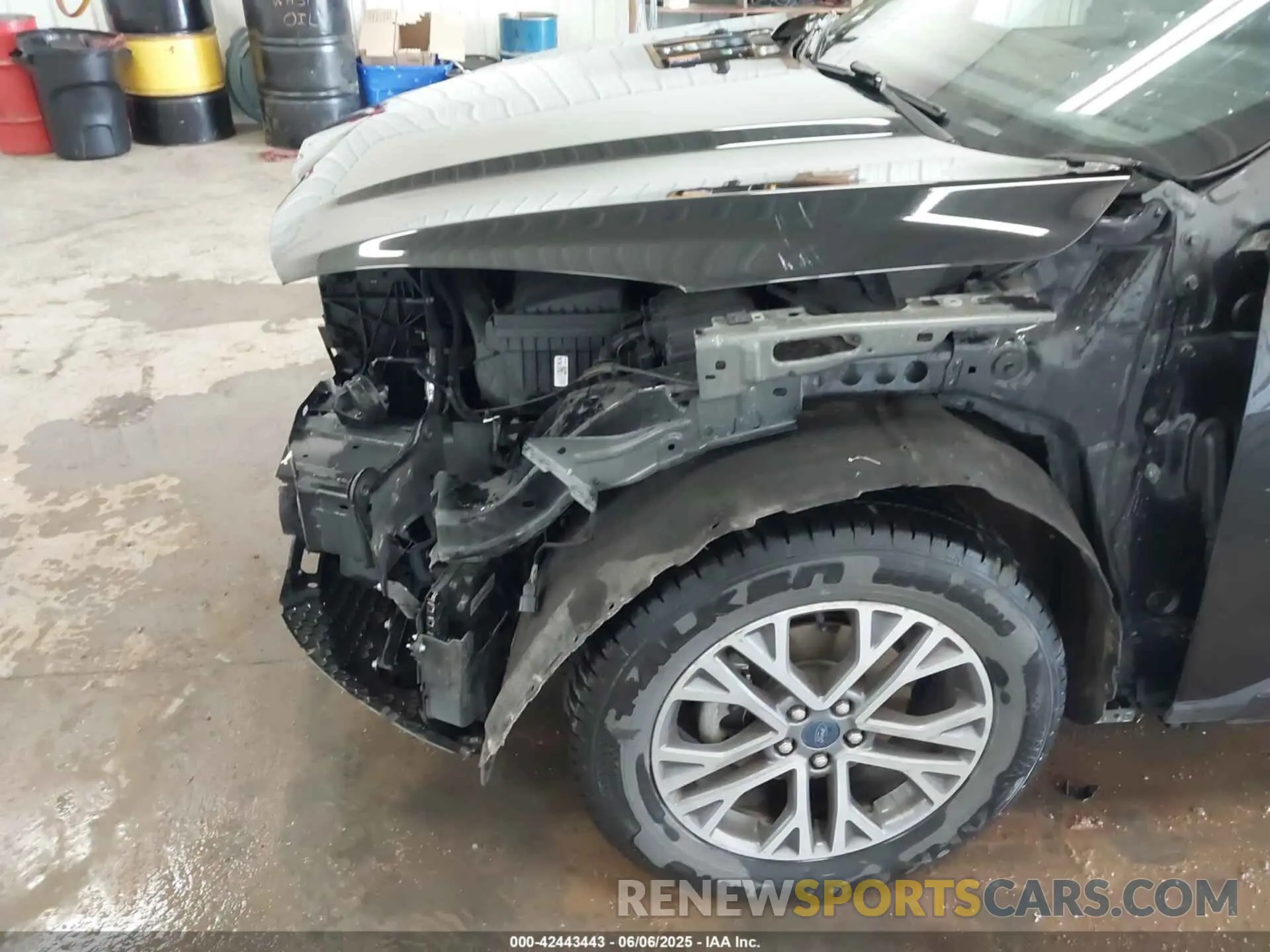19 Photograph of a damaged car 1FMCU9H68NUA22550 FORD ESCAPE 2022