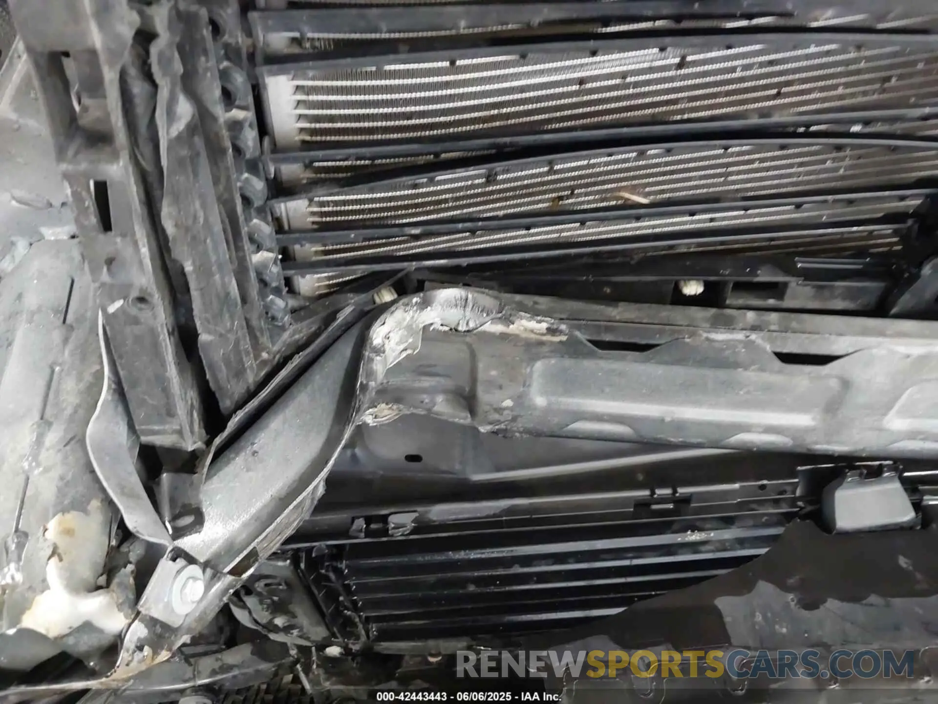 21 Photograph of a damaged car 1FMCU9H68NUA22550 FORD ESCAPE 2022