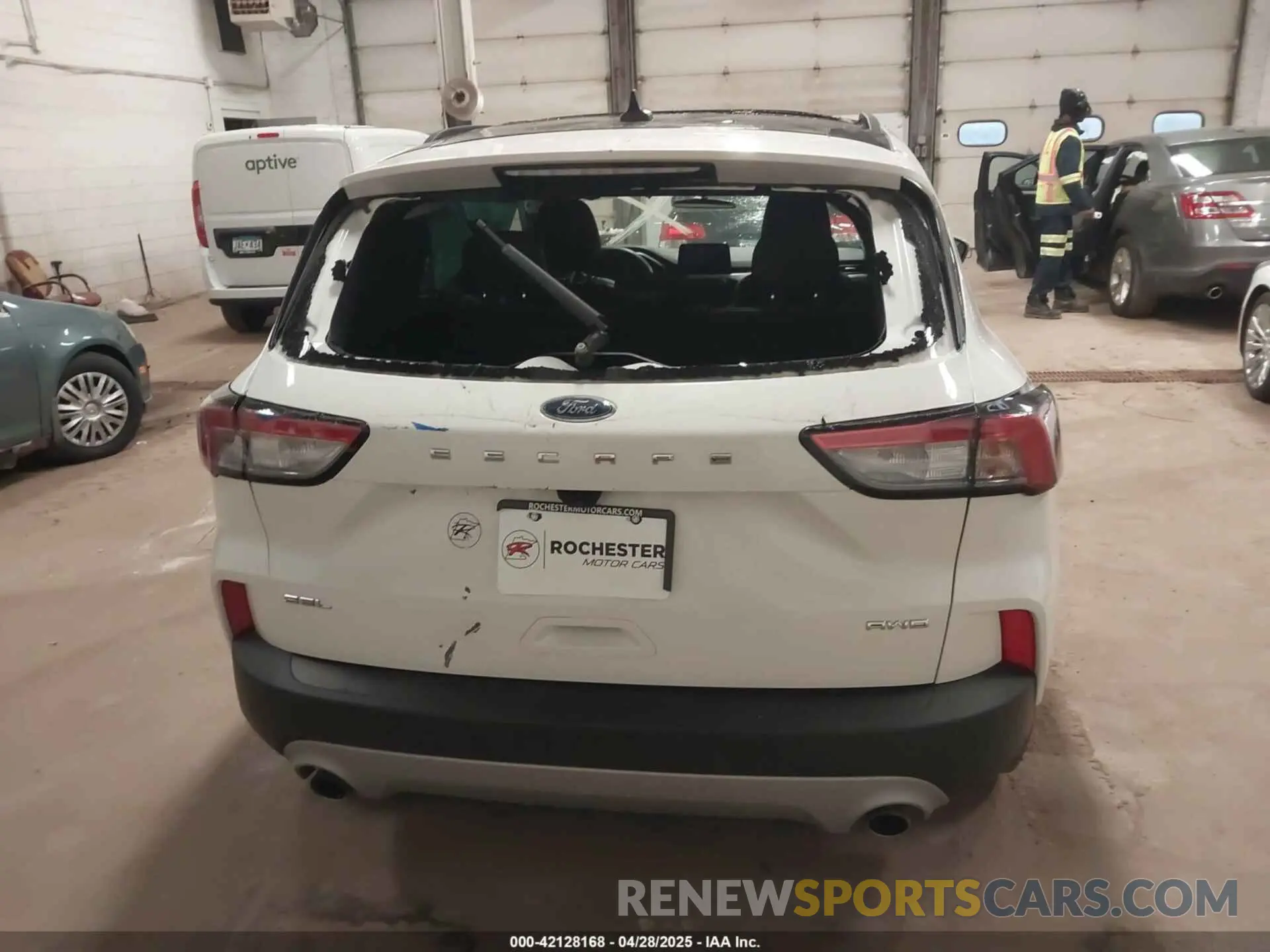 16 Photograph of a damaged car 1FMCU9H68NUA43382 FORD ESCAPE 2022
