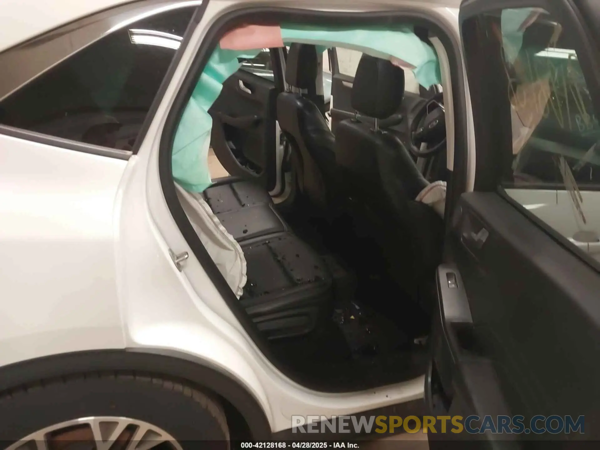 8 Photograph of a damaged car 1FMCU9H68NUA43382 FORD ESCAPE 2022