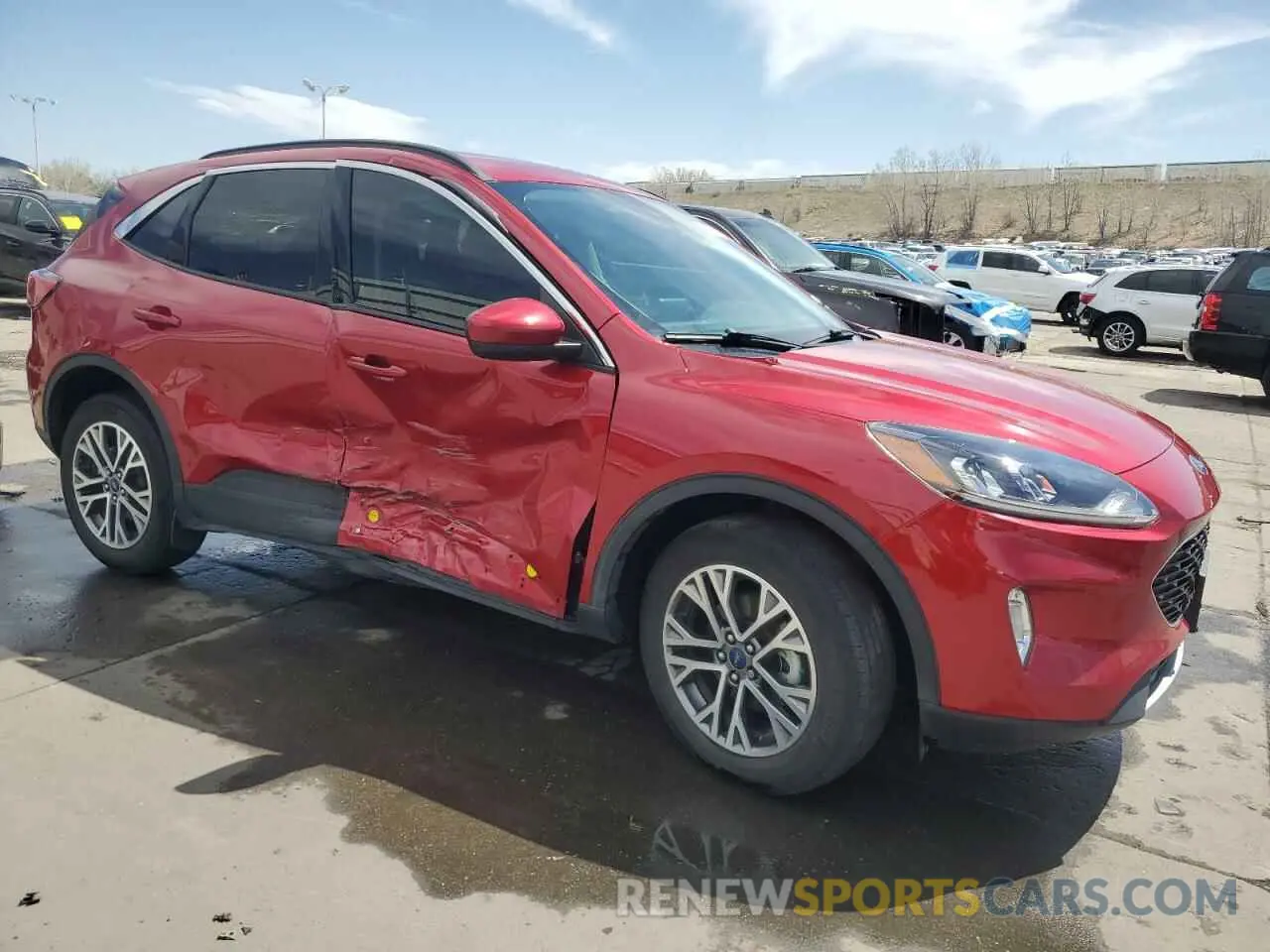 4 Photograph of a damaged car 1FMCU9H68NUB29405 FORD ESCAPE 2022