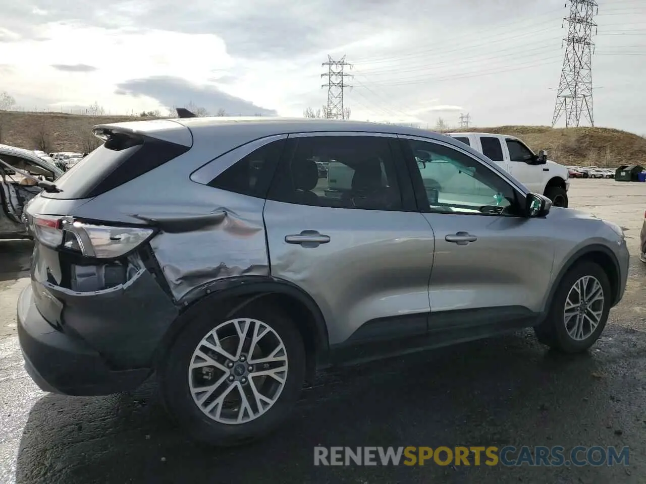 3 Фотография поврежденного автомобиля 1FMCU9H6XNUA70048 FORD ESCAPE 2022
