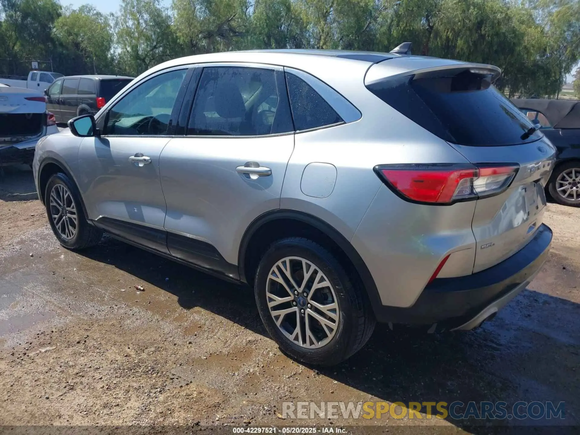 3 Photograph of a damaged car 1FMCU9H92NUB12920 FORD ESCAPE 2022