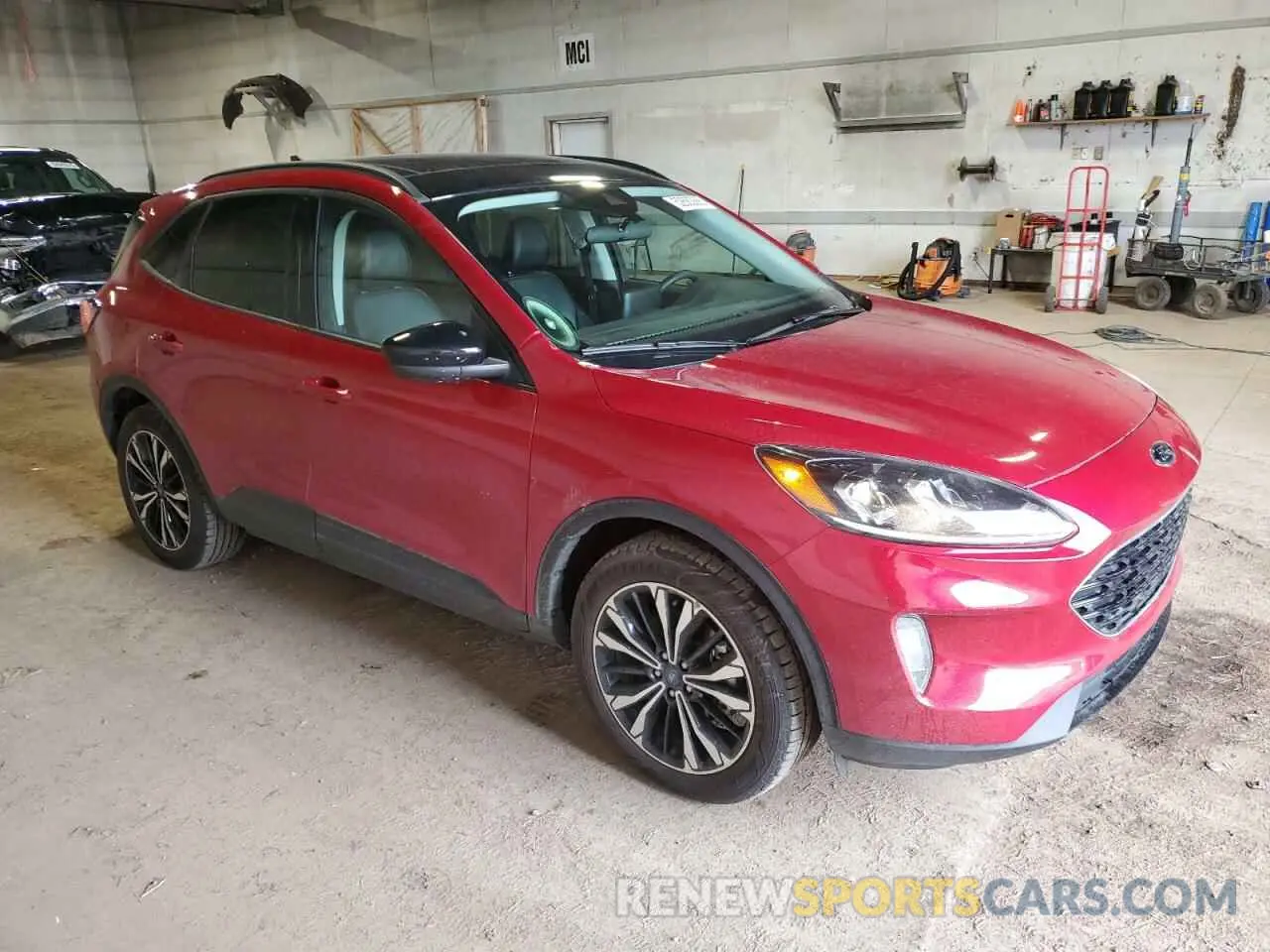 4 Photograph of a damaged car 1FMCU9H94NUC02621 FORD ESCAPE 2022