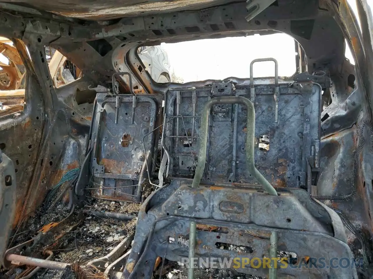 10 Photograph of a damaged car 1FMCU9H95NUA28364 FORD ESCAPE 2022
