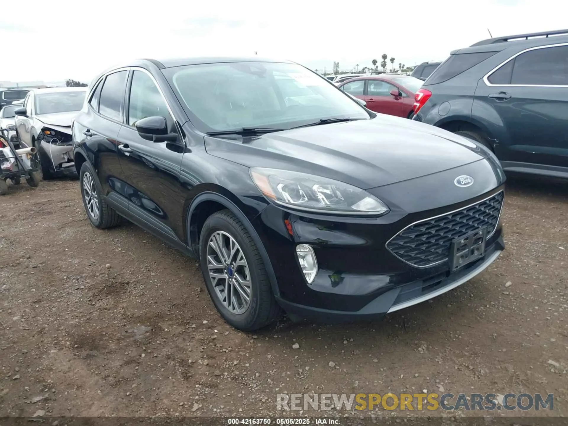 1 Фотография поврежденного автомобиля 1FMCU9H96NUA75175 FORD ESCAPE 2022