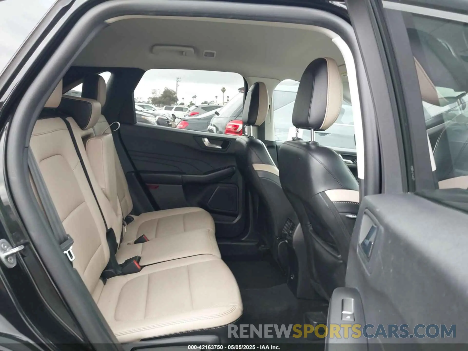 8 Фотография поврежденного автомобиля 1FMCU9H96NUA75175 FORD ESCAPE 2022