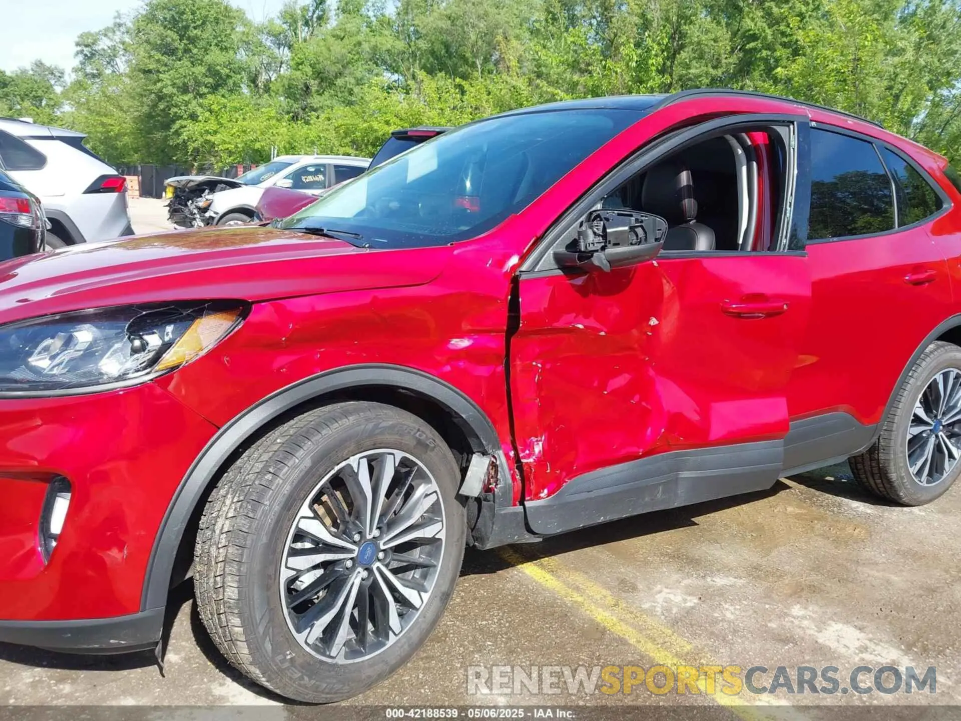 6 Фотография поврежденного автомобиля 1FMCU9H96NUA82613 FORD ESCAPE 2022