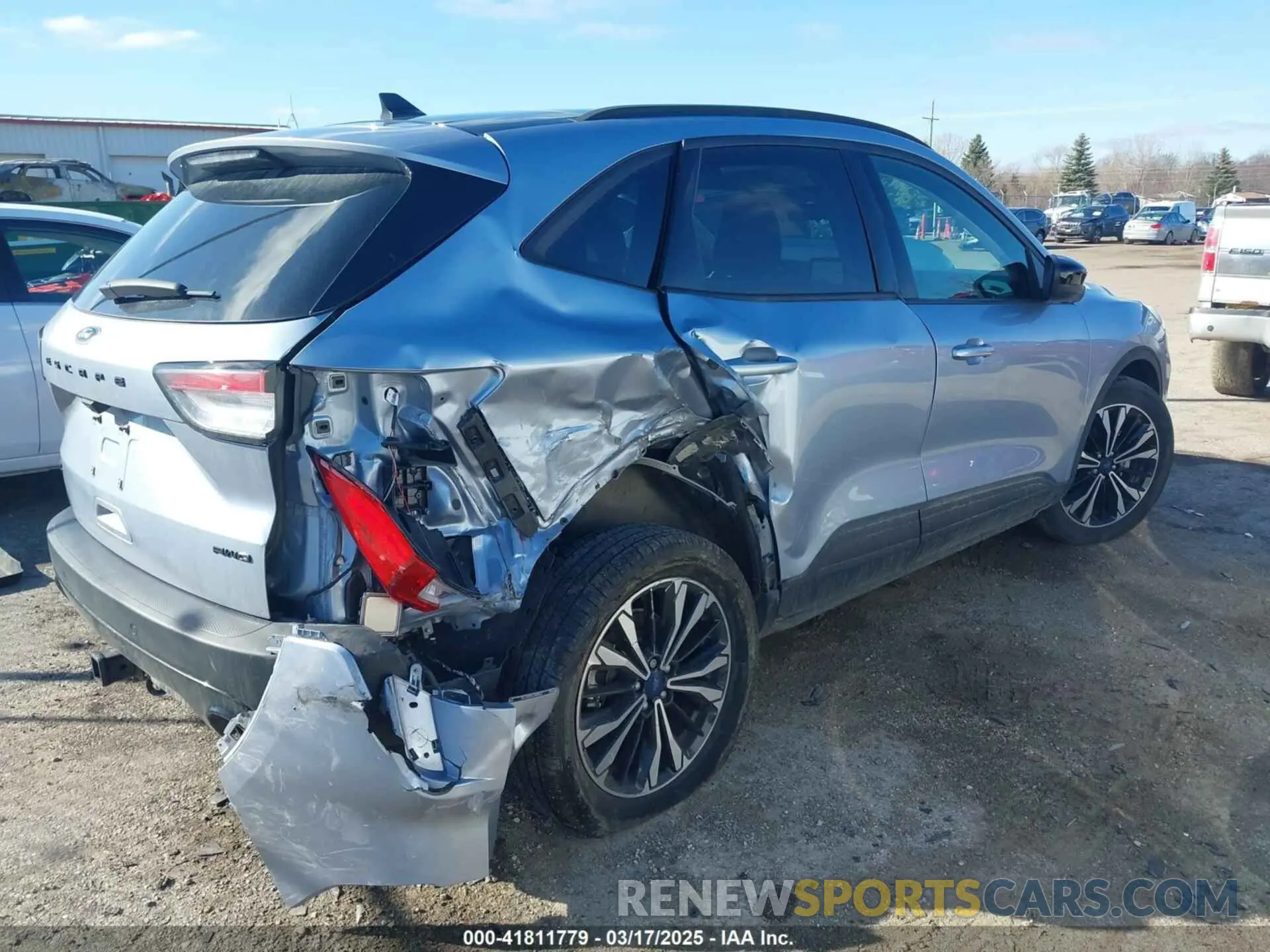 4 Фотография поврежденного автомобиля 1FMCU9H9XNUC02817 FORD ESCAPE 2022