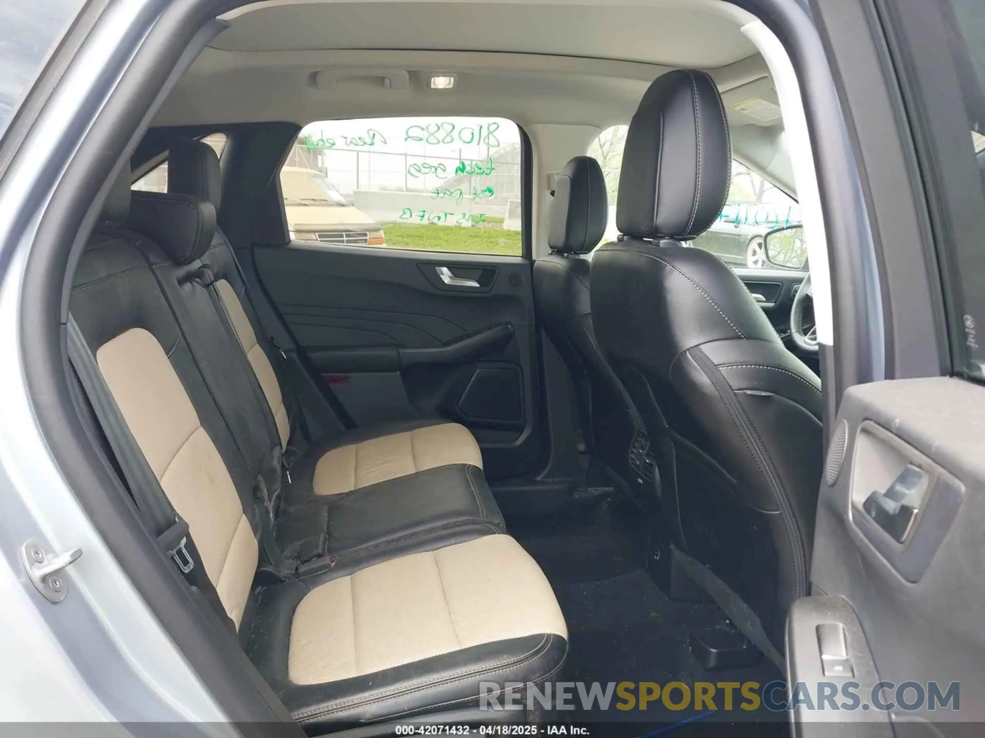 8 Фотография поврежденного автомобиля 1FMCU9J95NUA87666 FORD ESCAPE 2022