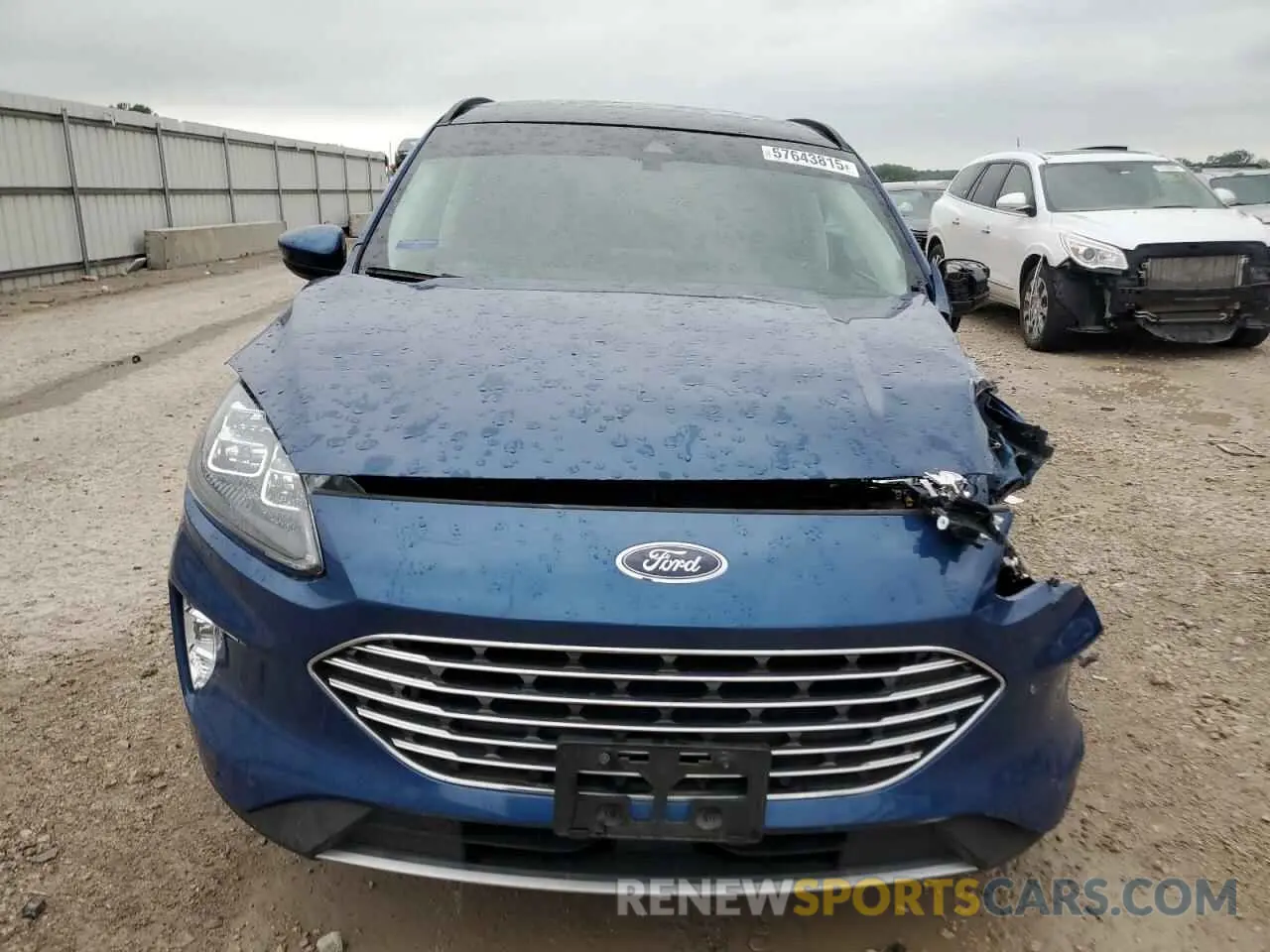 5 Photograph of a damaged car 1FMCU9J95NUB64746 FORD ESCAPE 2022