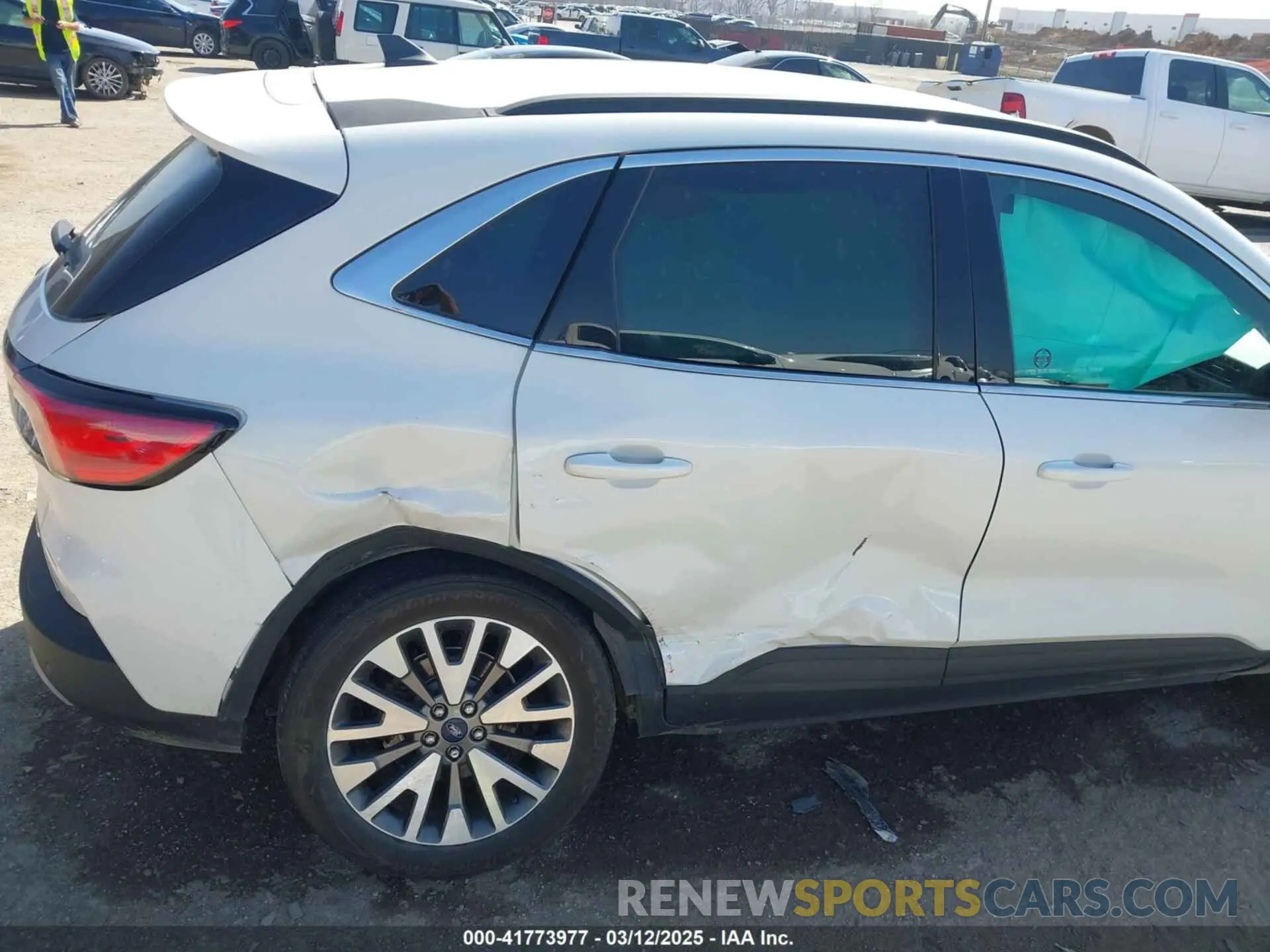 6 Фотография поврежденного автомобиля 1FMCU9J97NUA56239 FORD ESCAPE 2022