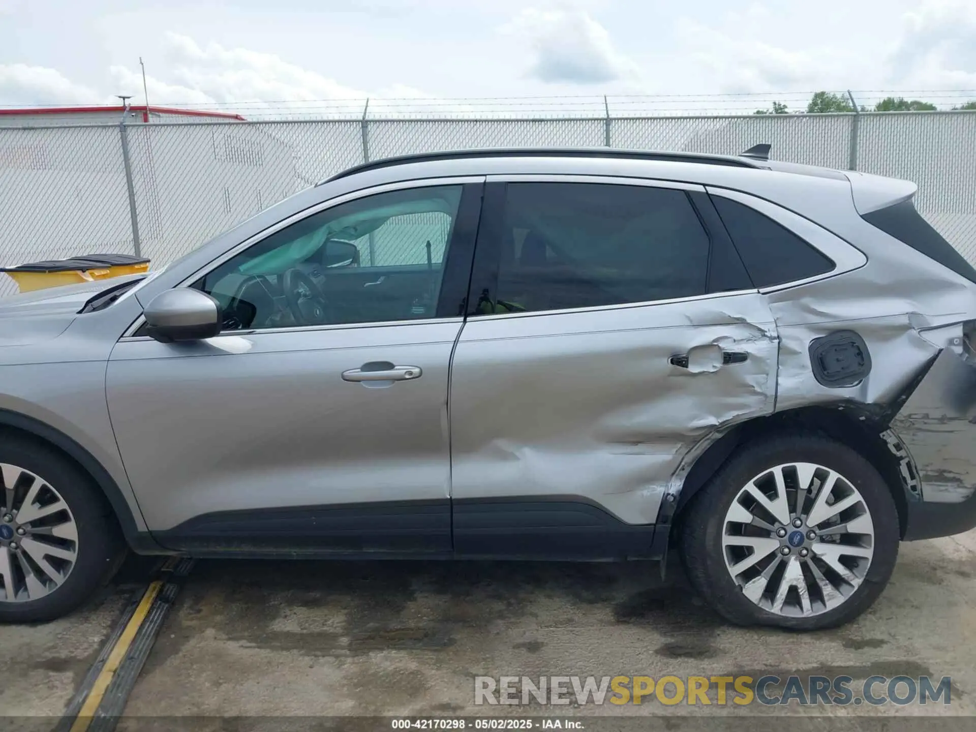 15 Photograph of a damaged car 1FMCU9J98NUA15019 FORD ESCAPE 2022