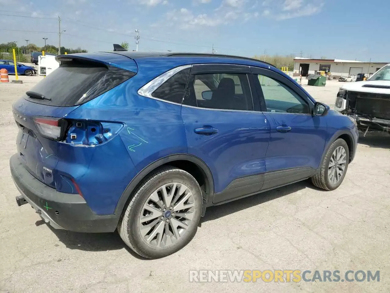 3 Фотография поврежденного автомобиля 1FMCU9J99NUC00258 FORD ESCAPE 2022