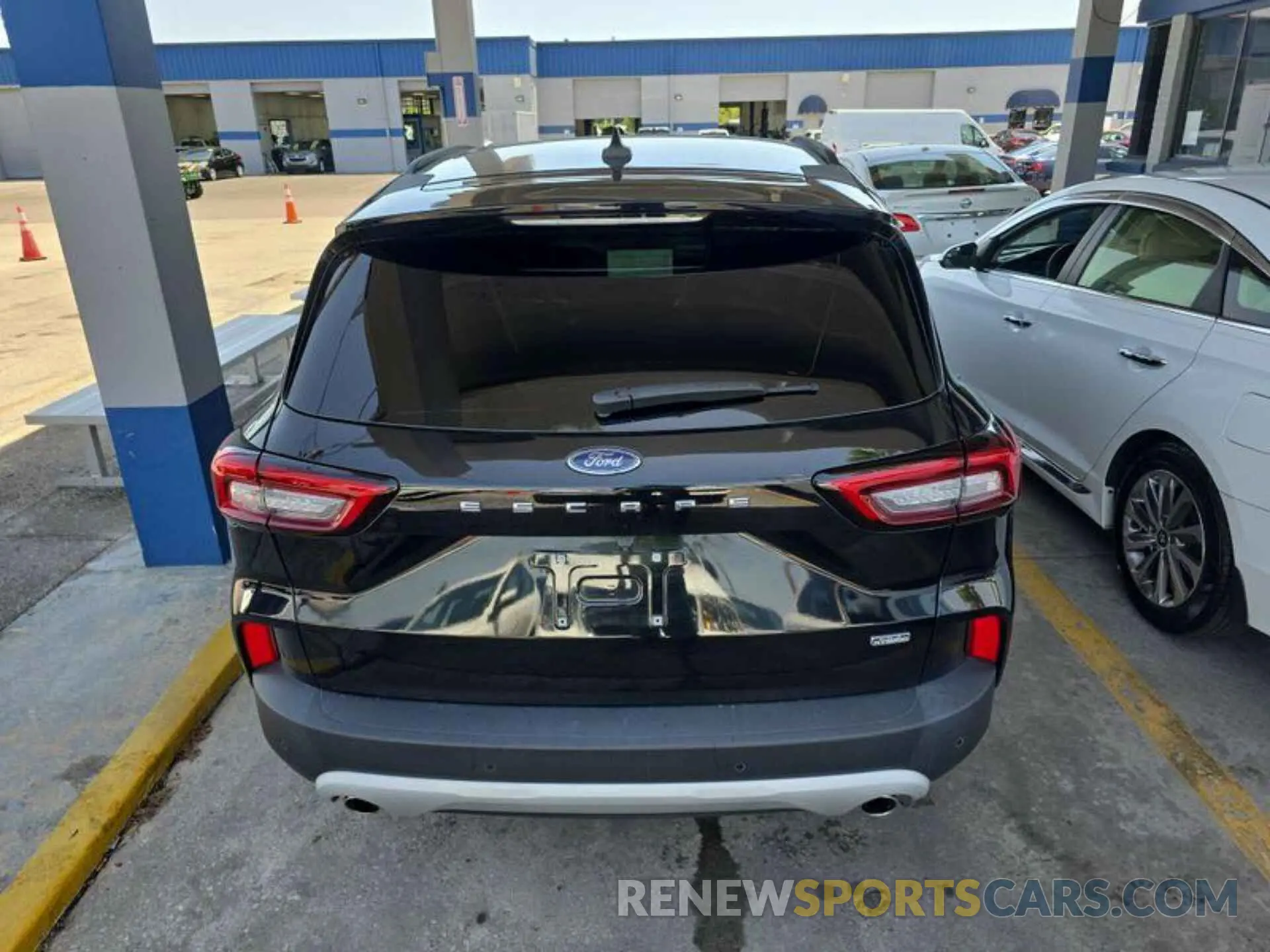 4 Photograph of a damaged car 1FMCU0E11PUA35874 FORD ESCAPE 2023