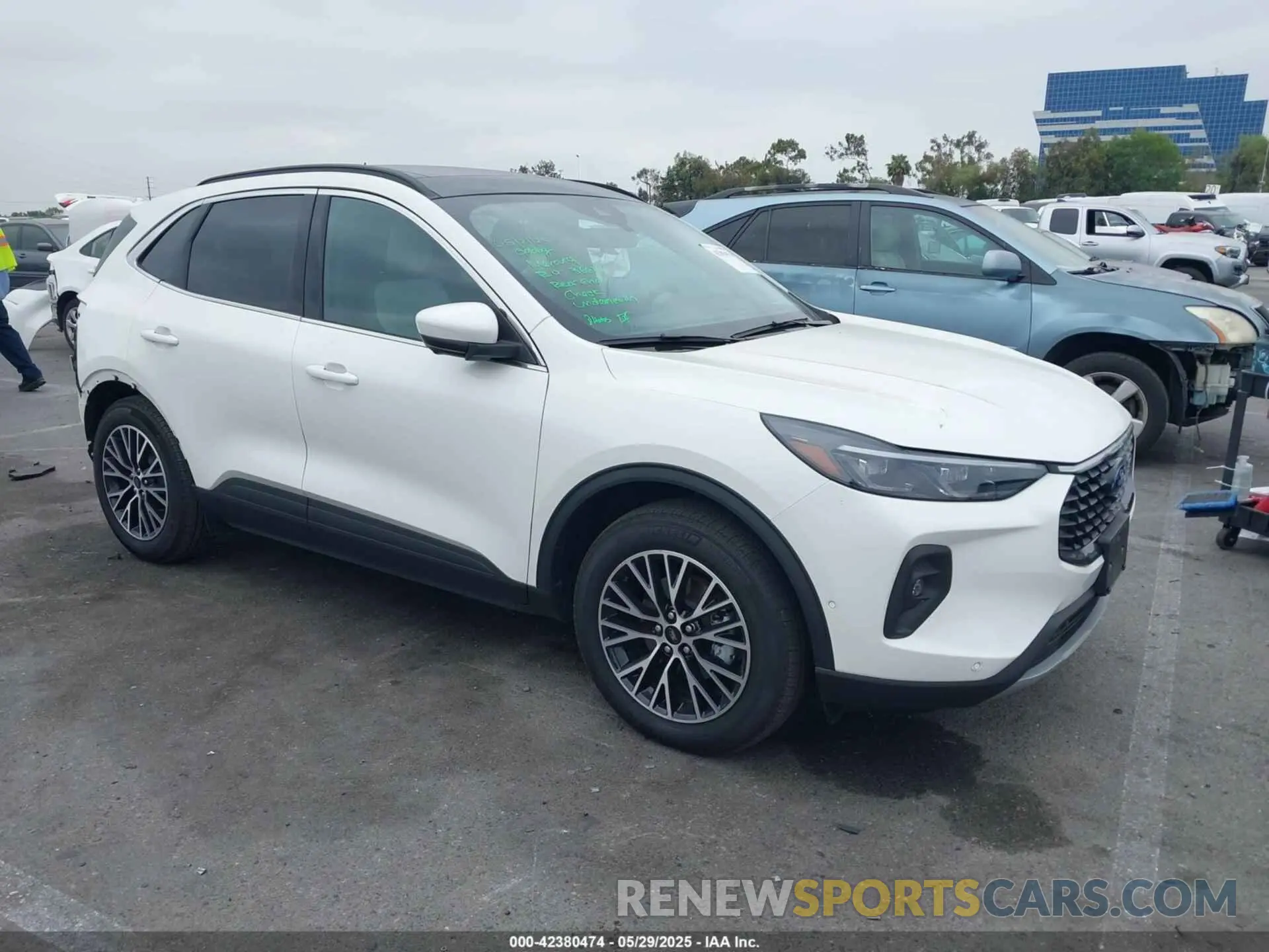 1 Photograph of a damaged car 1FMCU0E19PUB34796 FORD ESCAPE 2023