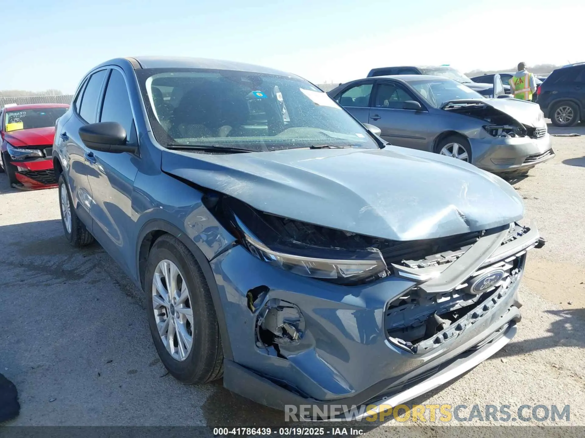 1 Photograph of a damaged car 1FMCU0GN0PUA61494 FORD ESCAPE 2023