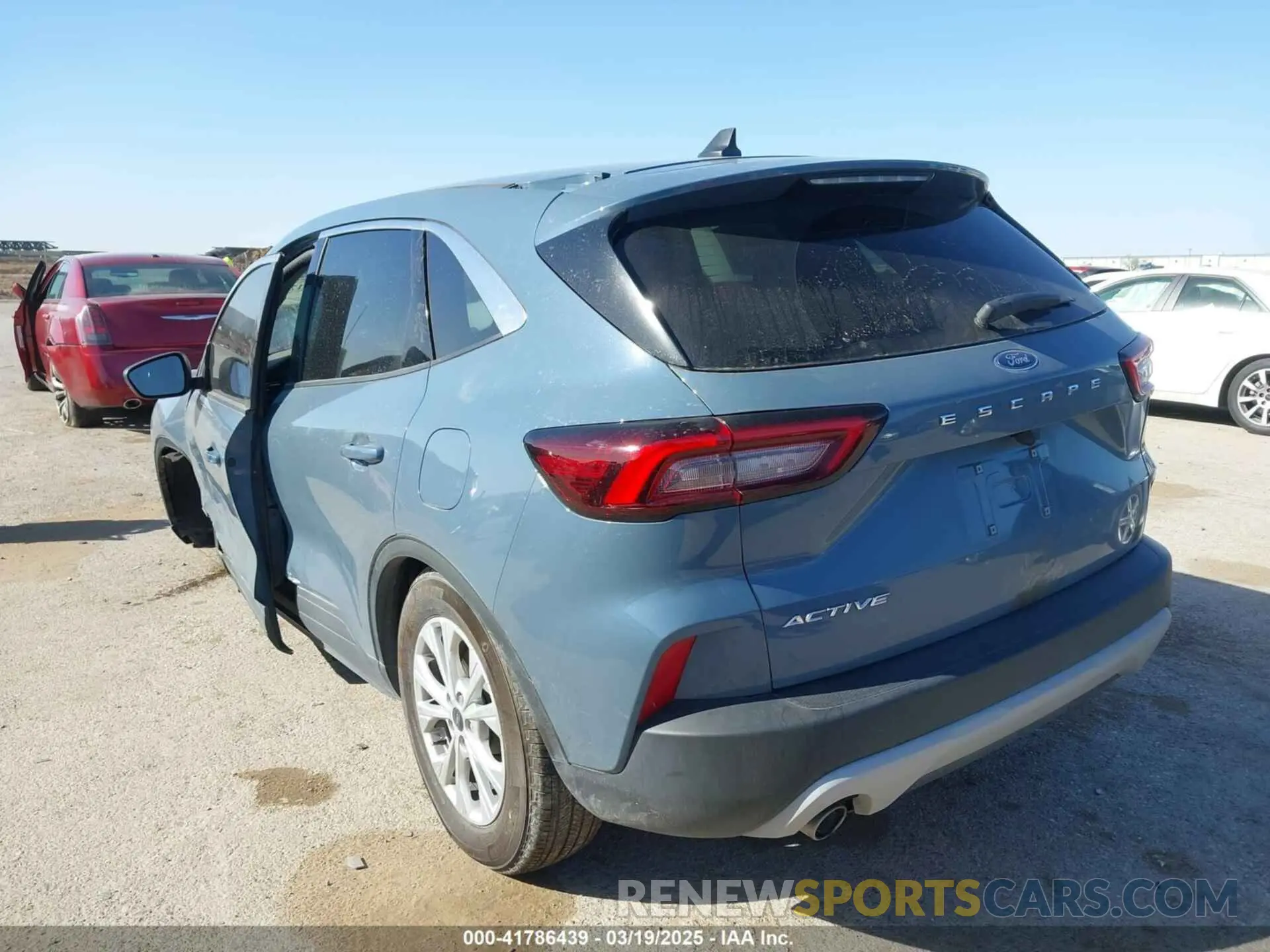 3 Photograph of a damaged car 1FMCU0GN0PUA61494 FORD ESCAPE 2023