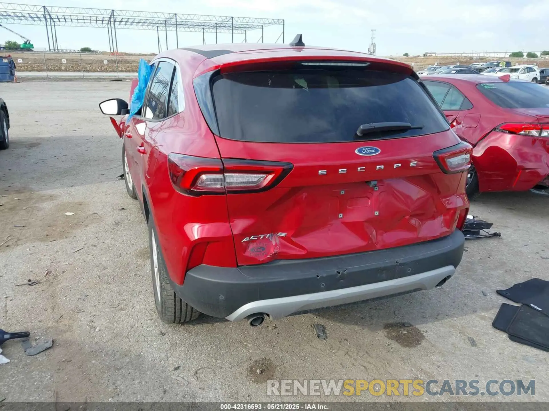 3 Photograph of a damaged car 1FMCU0GN0PUA62516 FORD ESCAPE 2023