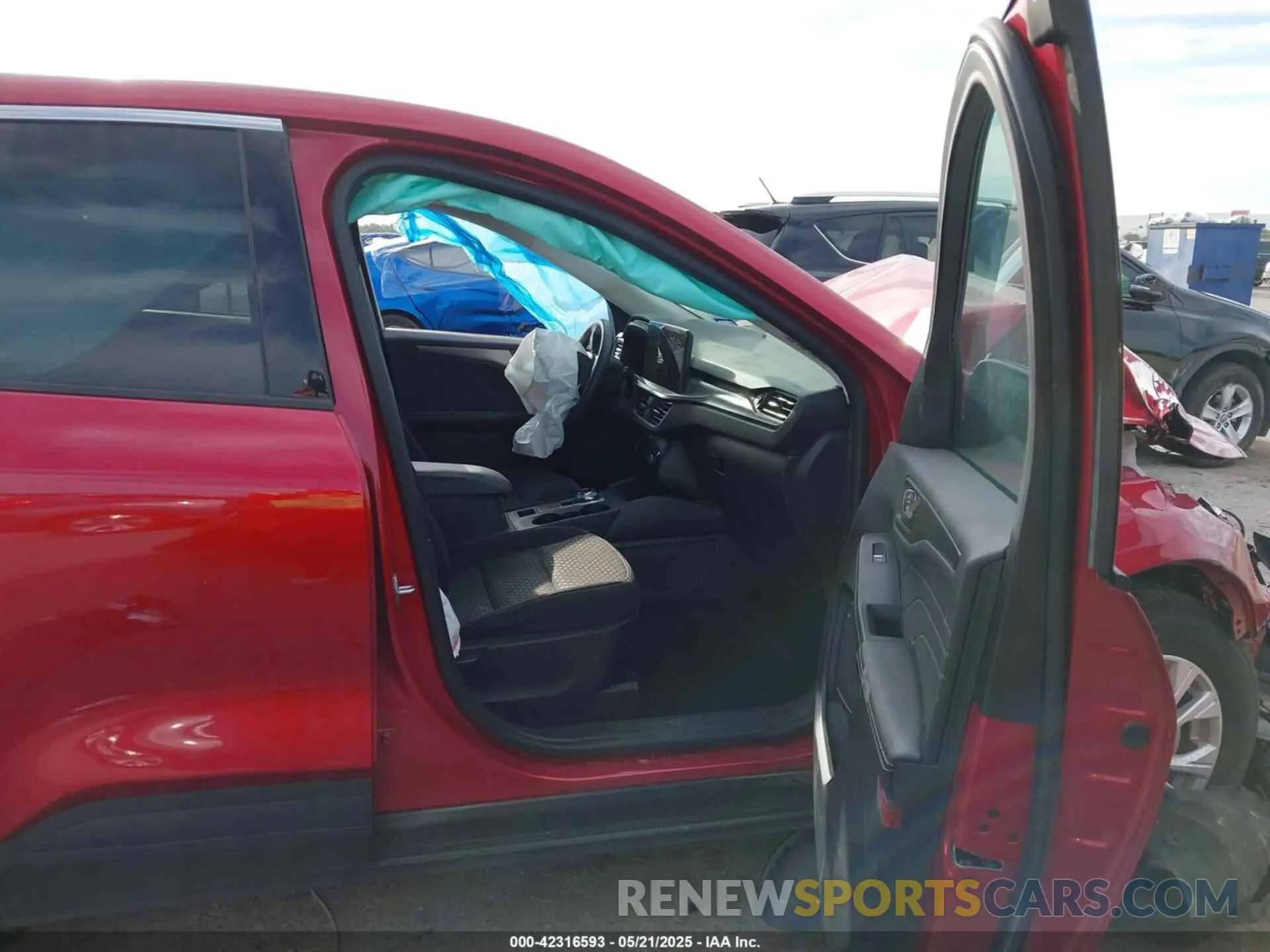 5 Photograph of a damaged car 1FMCU0GN0PUA62516 FORD ESCAPE 2023